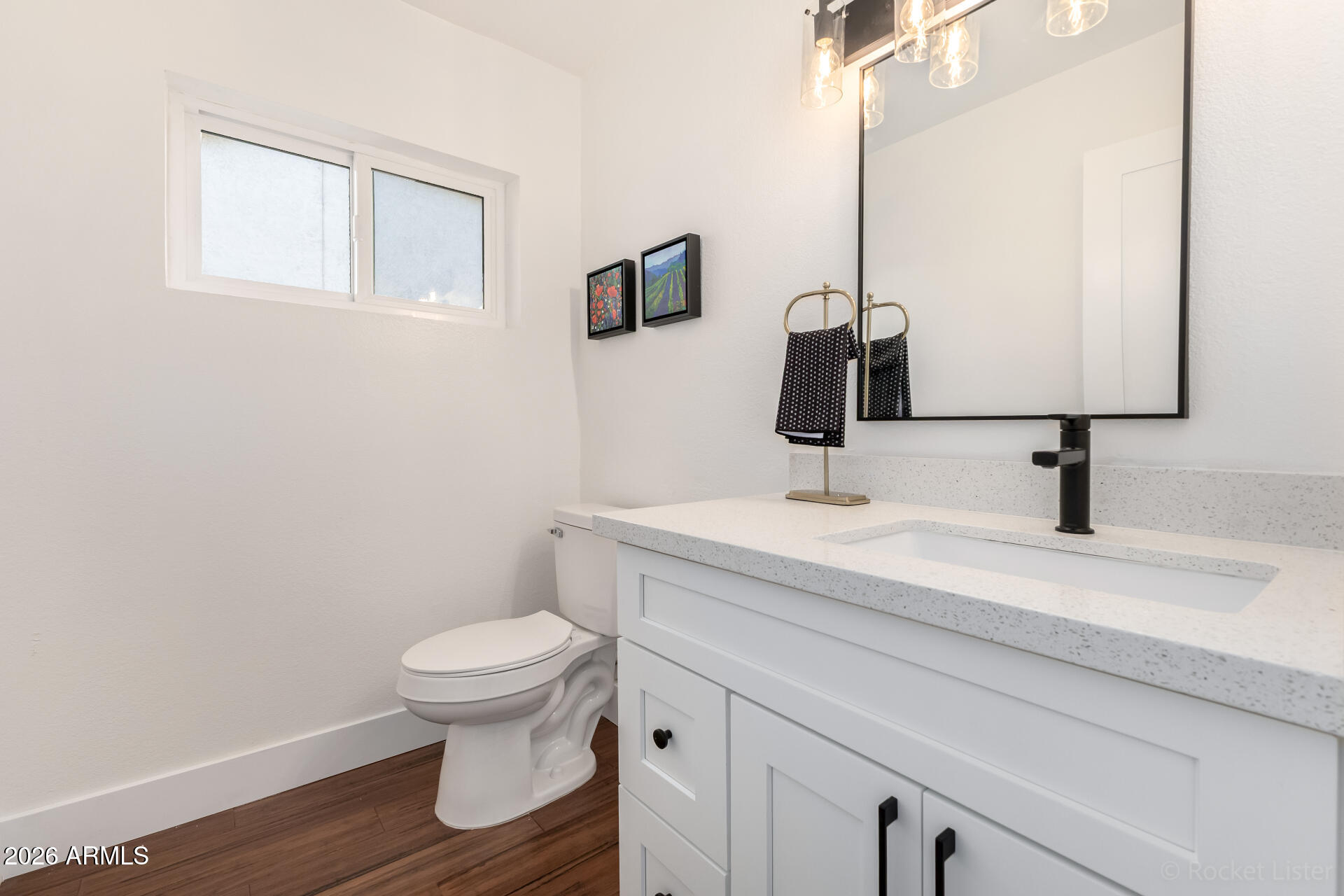 1546 E WINDJAMMER Way