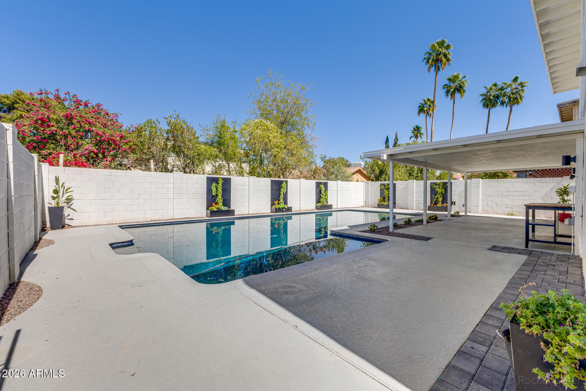 1546 E WINDJAMMER Way