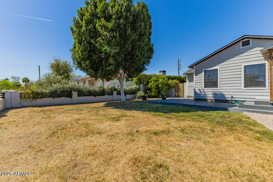 2316 N MITCHELL Street