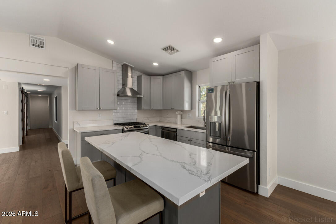 2316 N MITCHELL Street