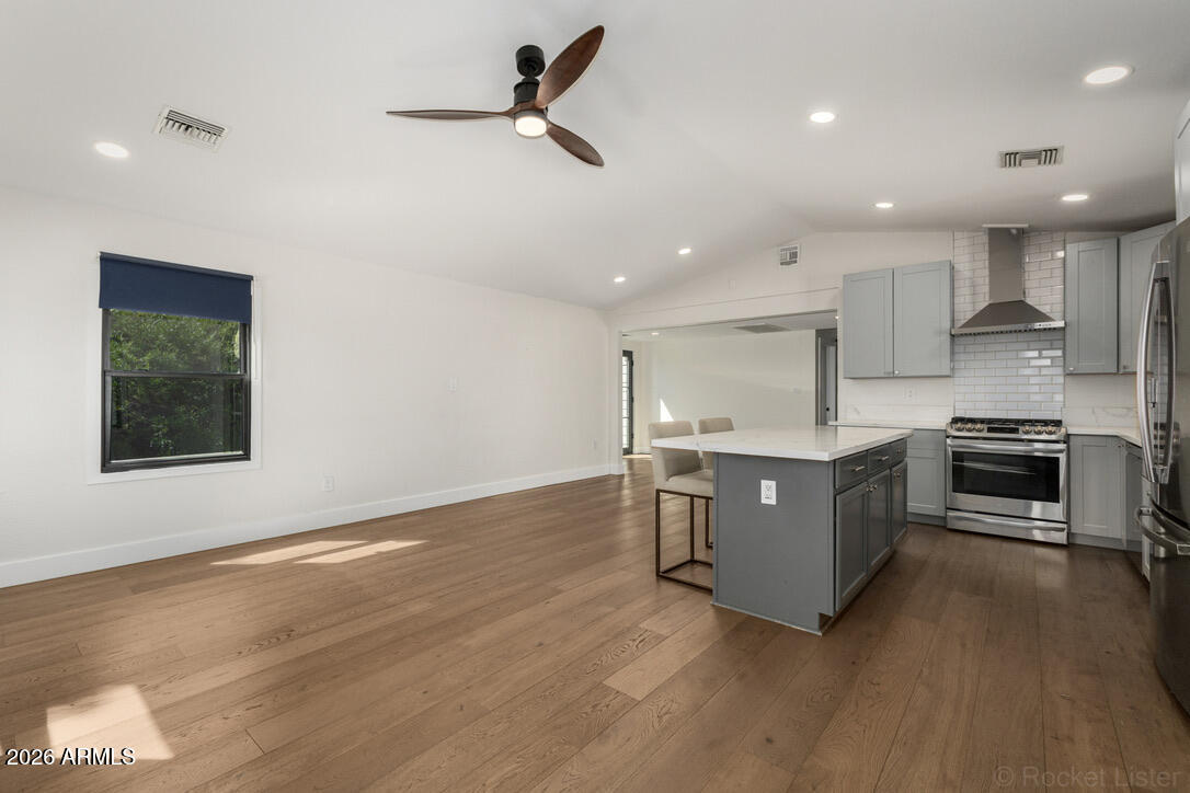 2316 N MITCHELL Street