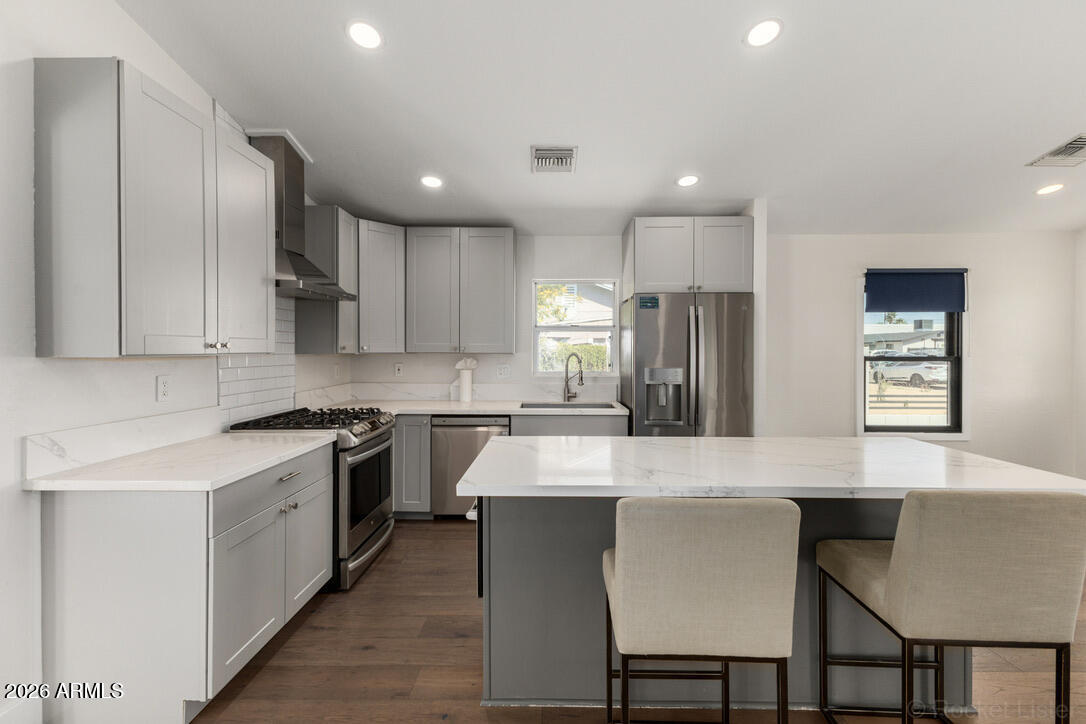 2316 N MITCHELL Street