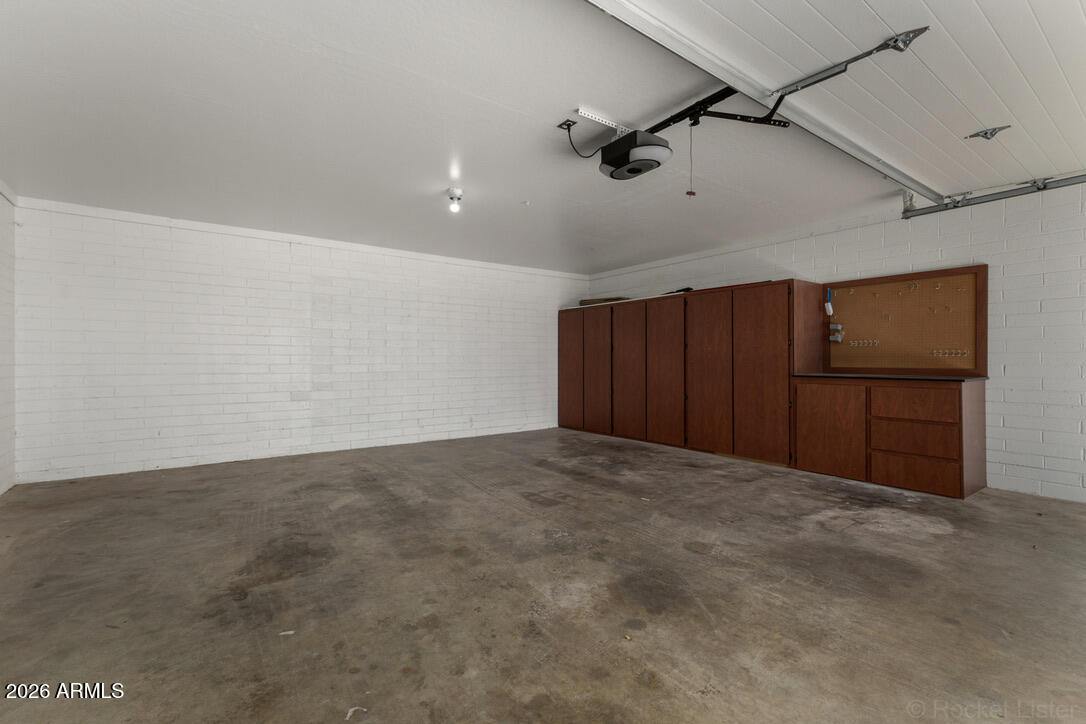 2316 N MITCHELL Street