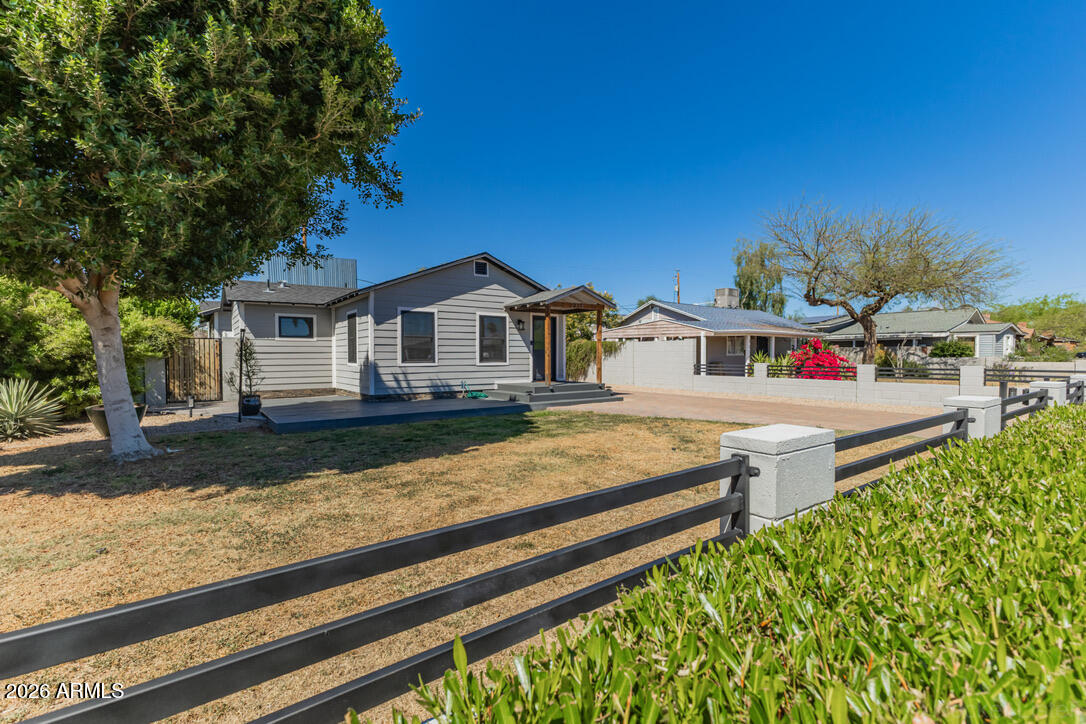 2316 N MITCHELL Street