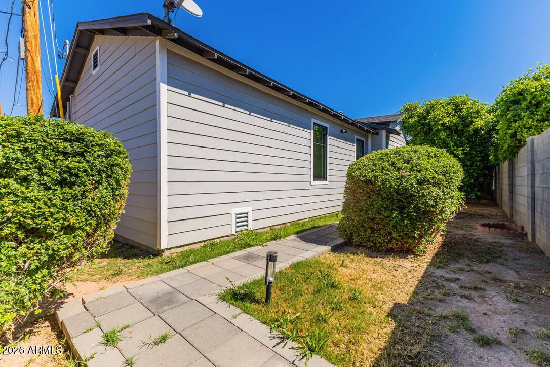 2316 N MITCHELL Street