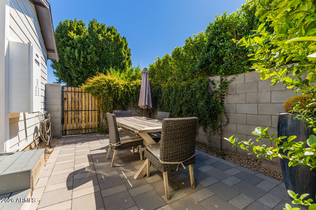 2316 N MITCHELL Street