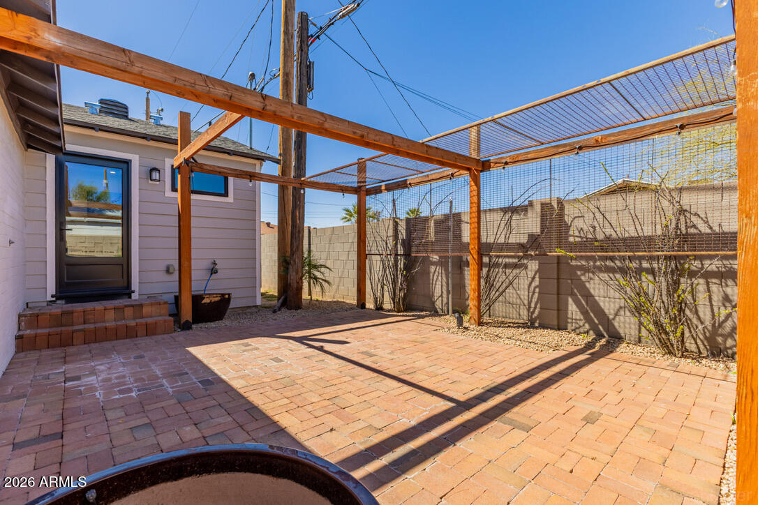 2316 N MITCHELL Street