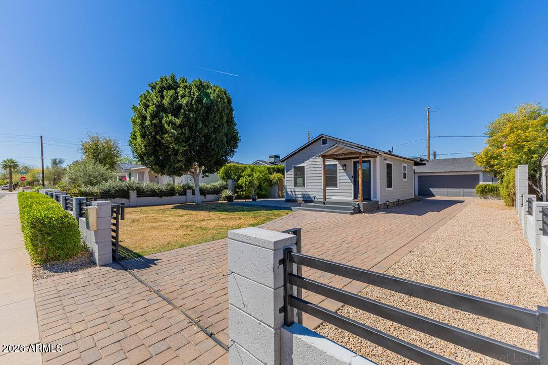 2316 N MITCHELL Street