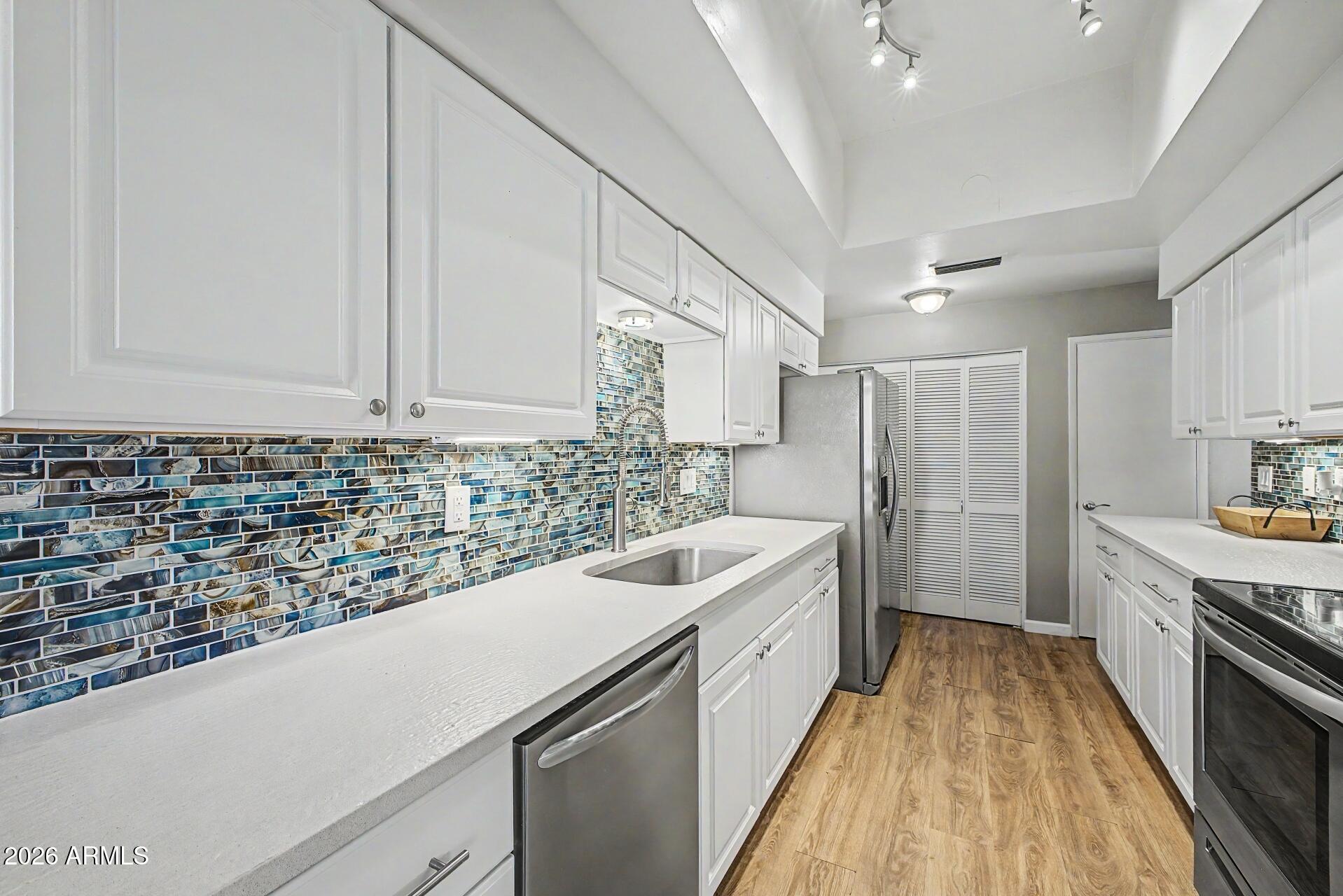 1205 E NORTHSHORE Drive 121