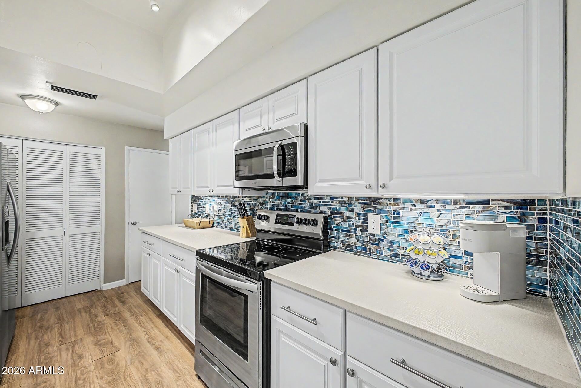 1205 E NORTHSHORE Drive 121