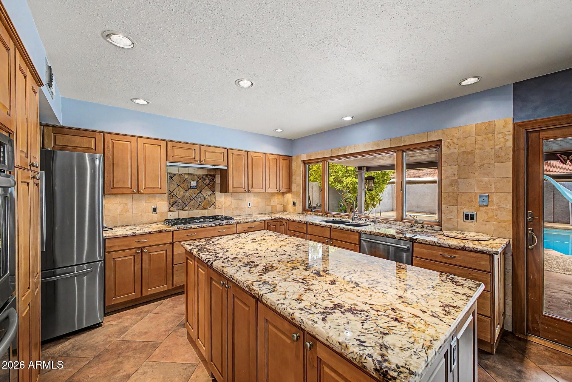 1539 E WESTWIND Way
