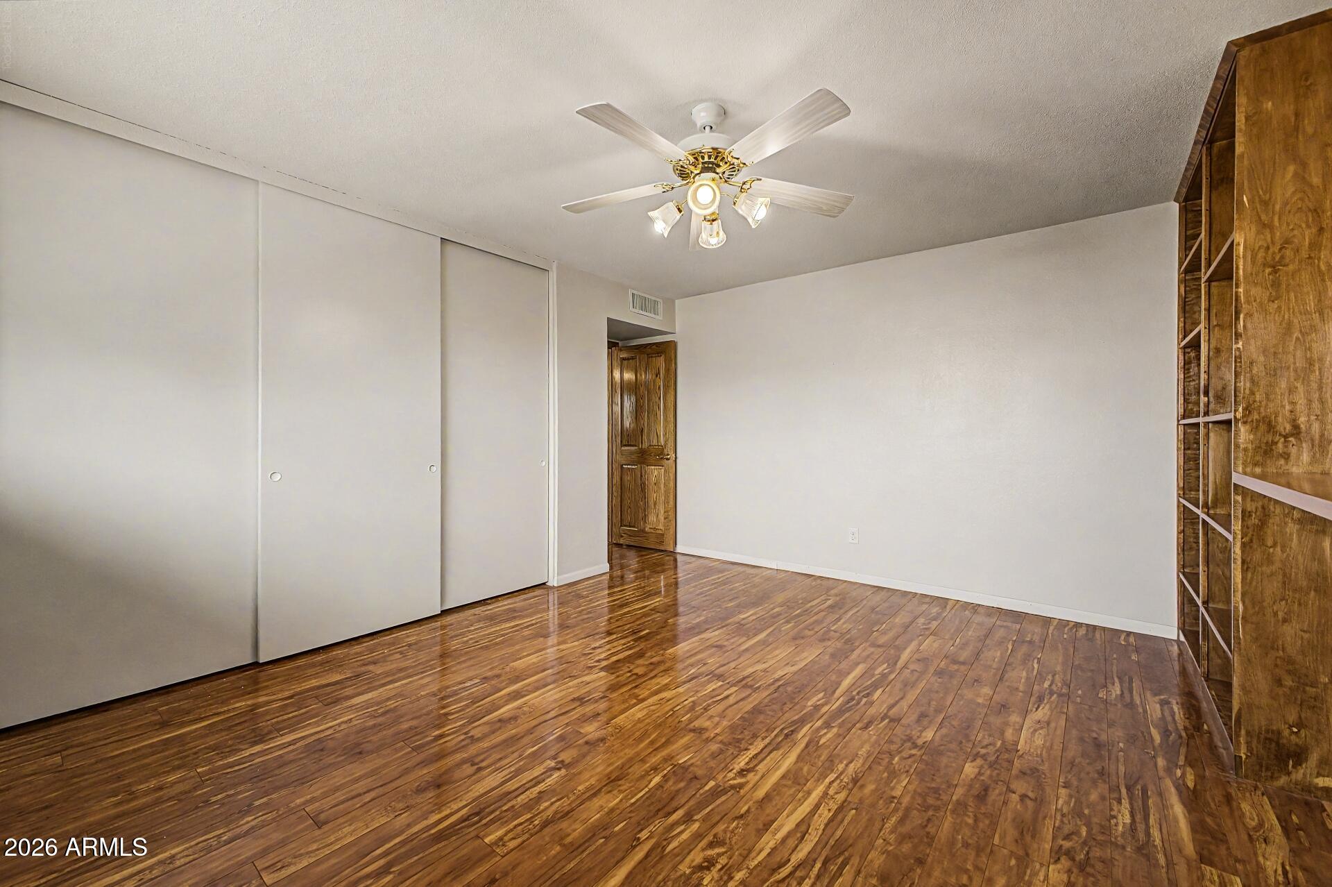 1539 E WESTWIND Way