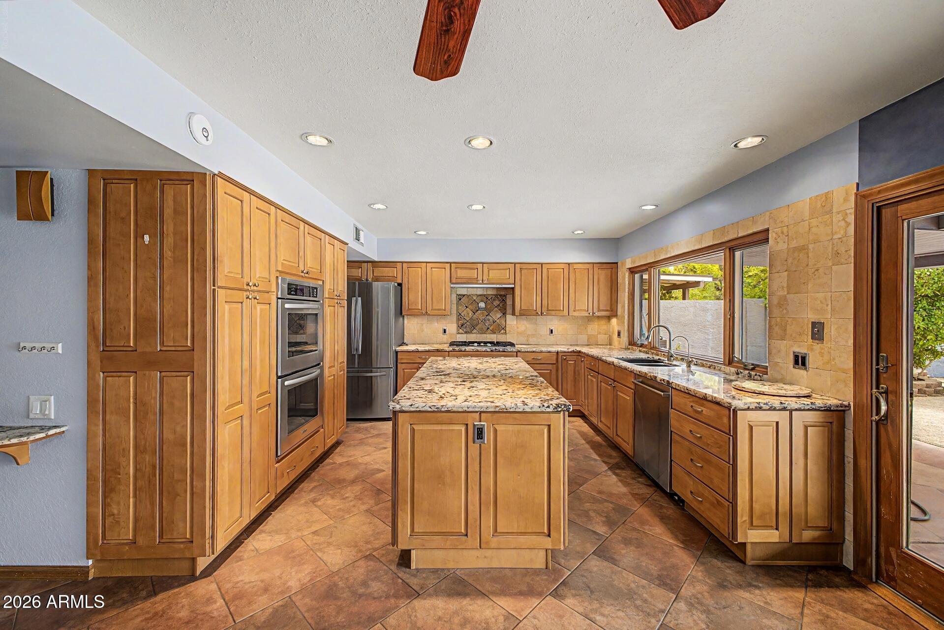 1539 E WESTWIND Way