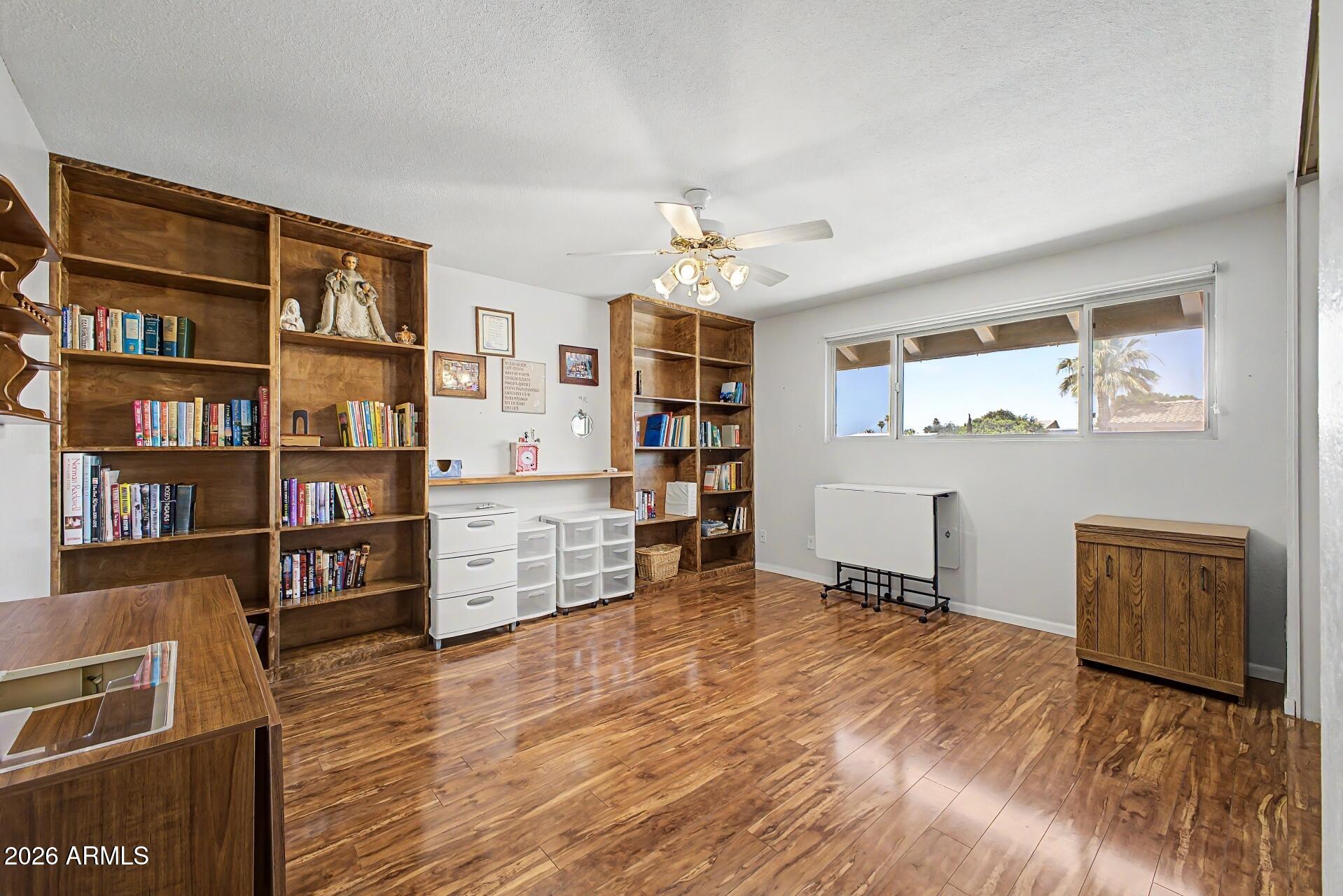 1539 E WESTWIND Way
