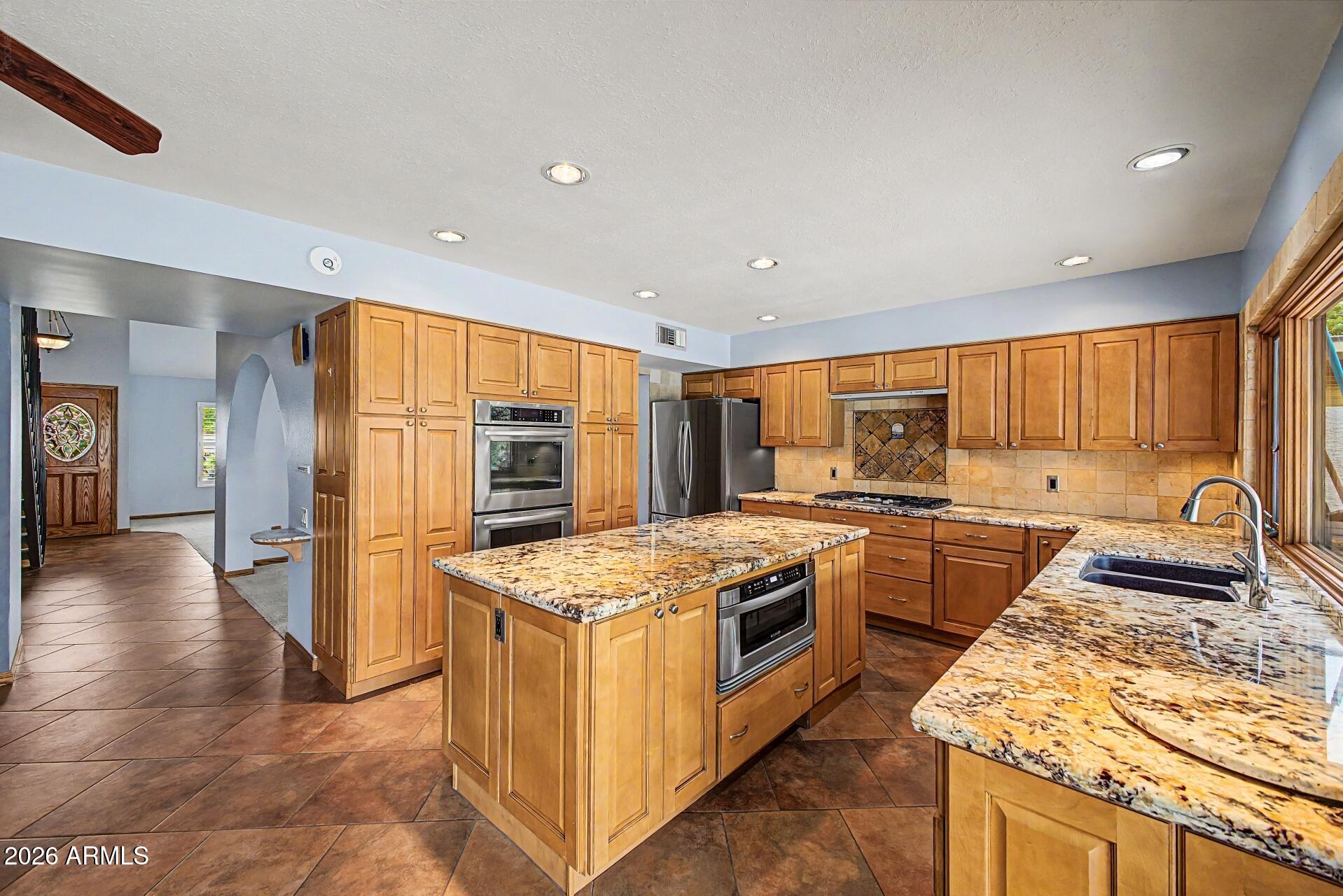 1539 E WESTWIND Way