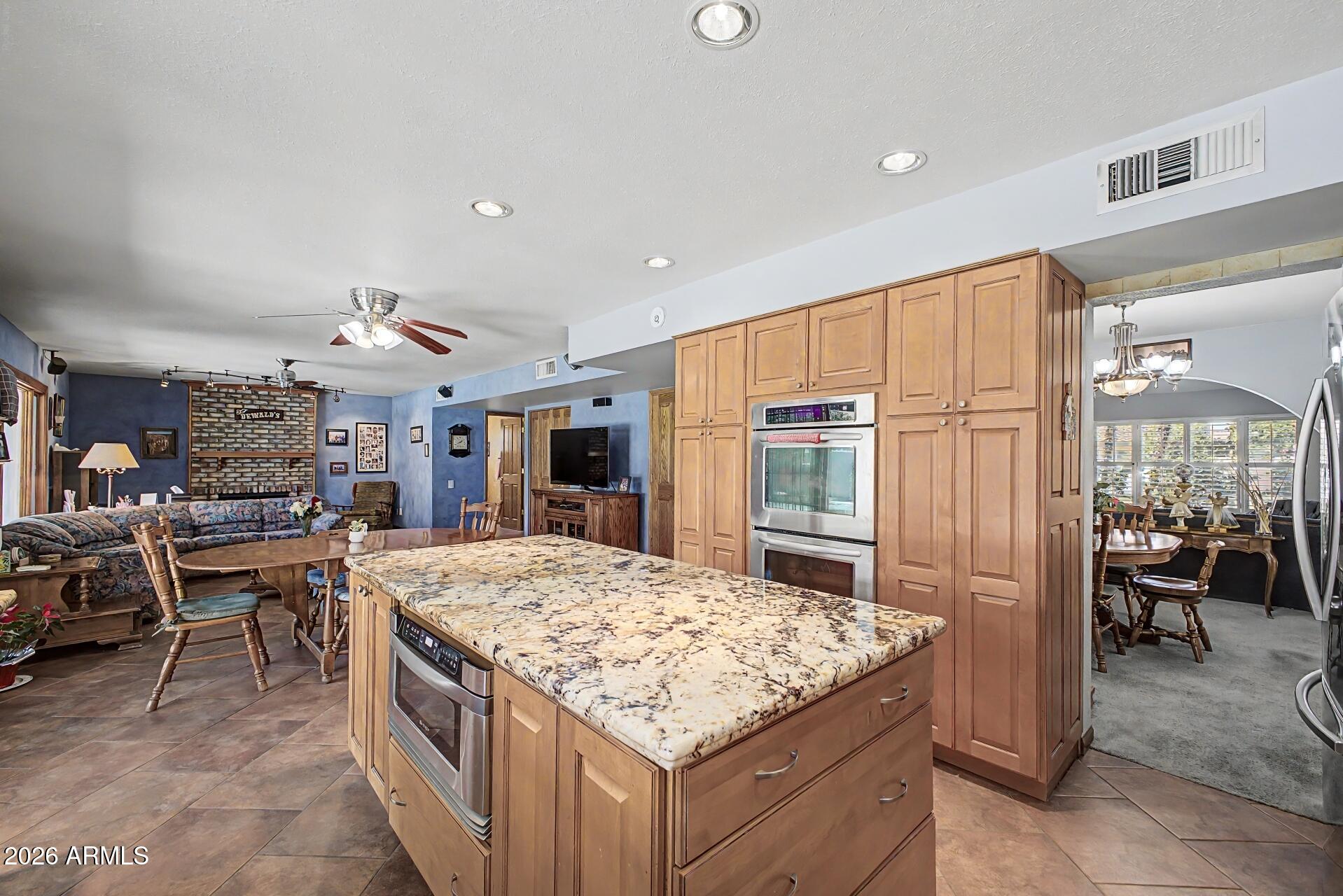 1539 E WESTWIND Way