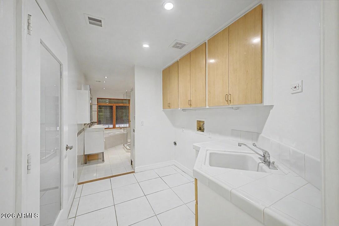1071 E SANDPIPER Drive