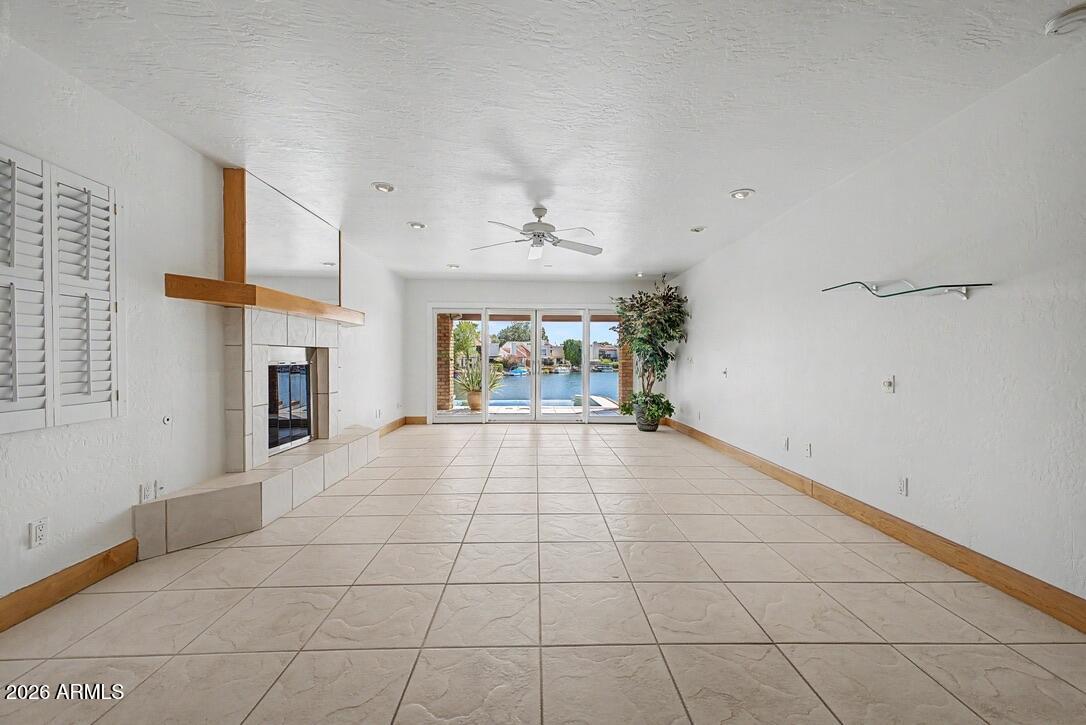 1071 E SANDPIPER Drive