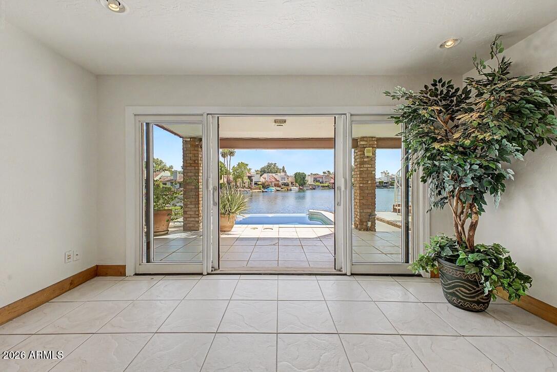 1071 E SANDPIPER Drive