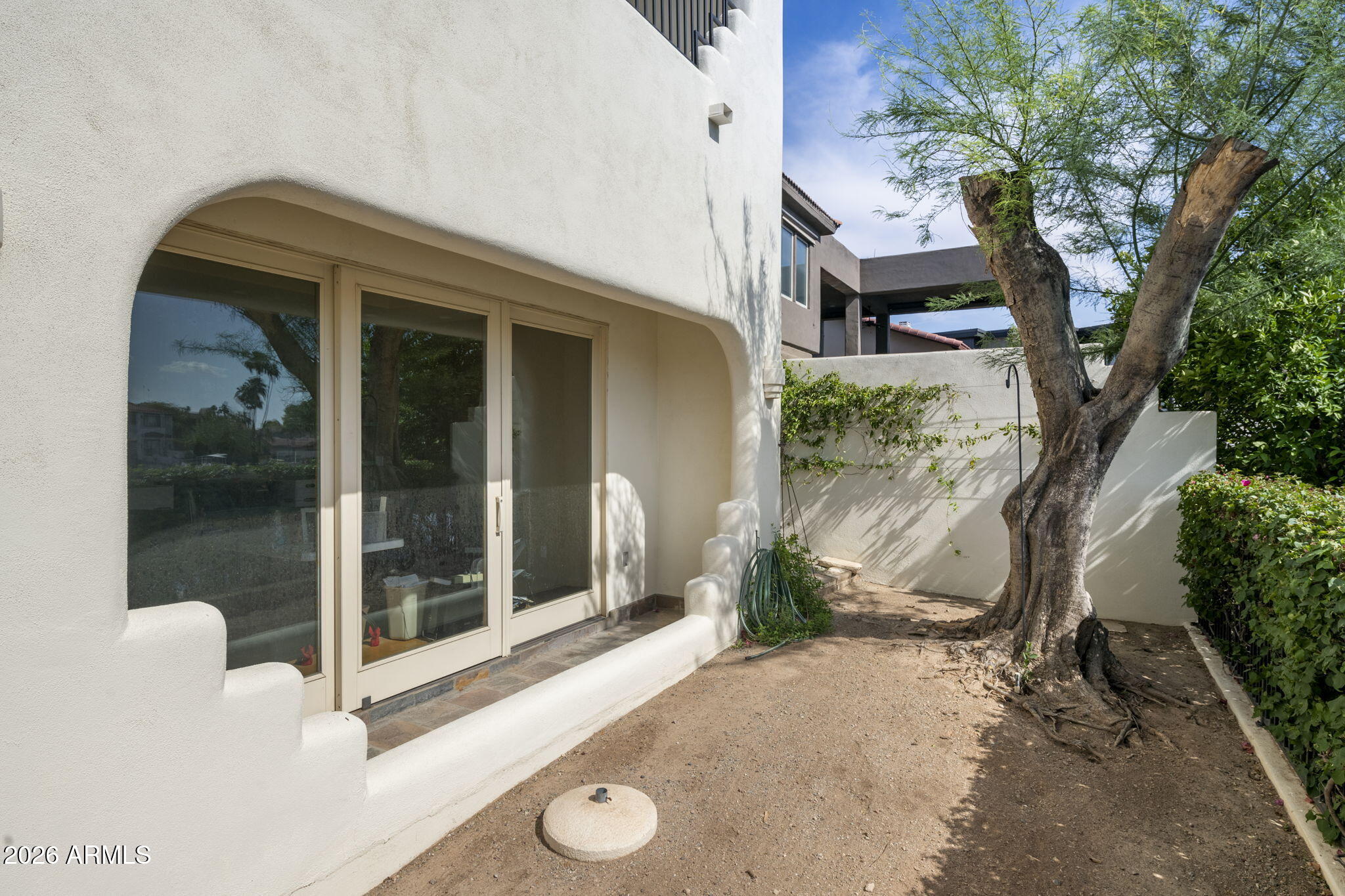 1053 E SANDPIPER Drive