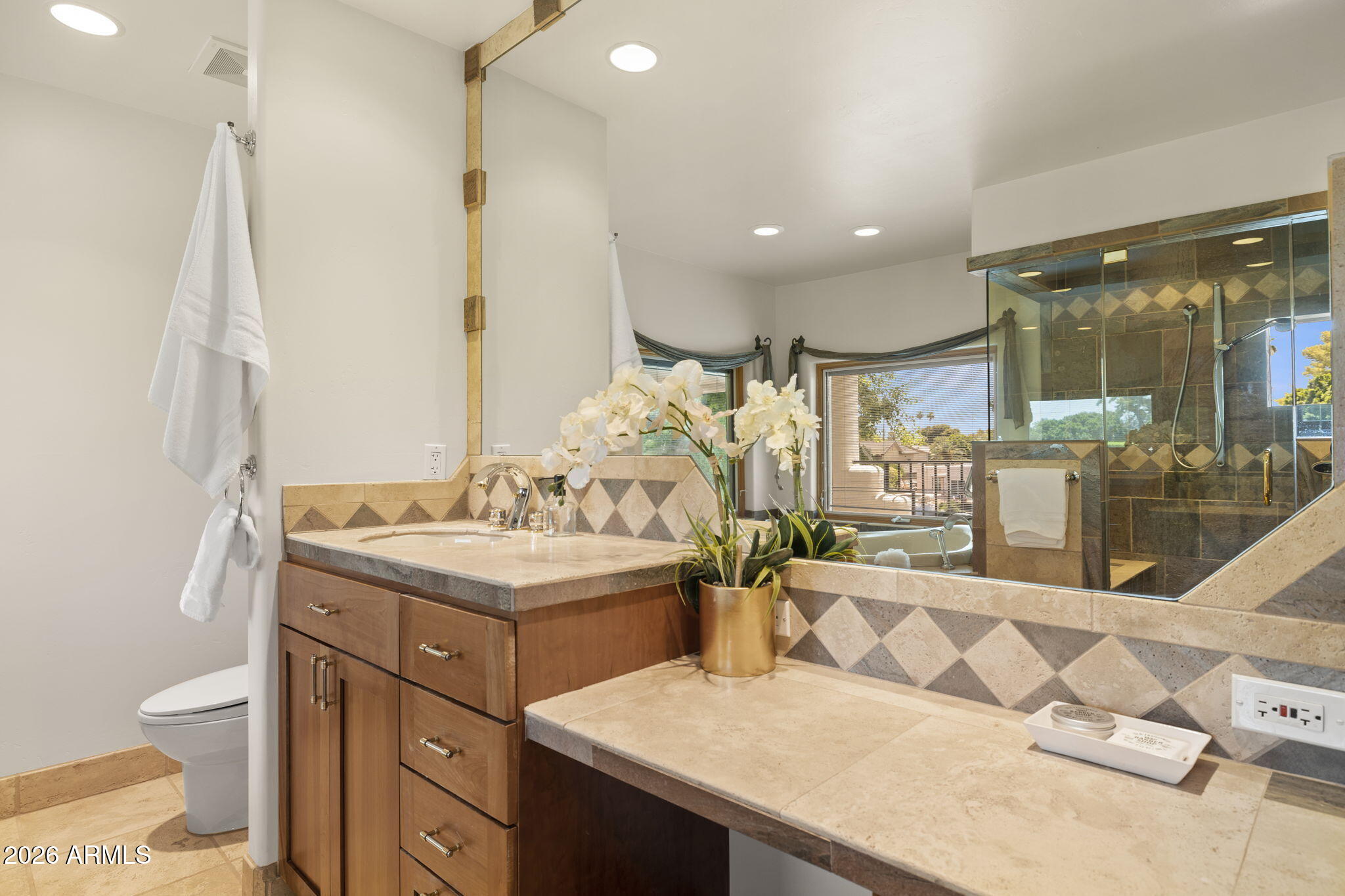 1053 E SANDPIPER Drive