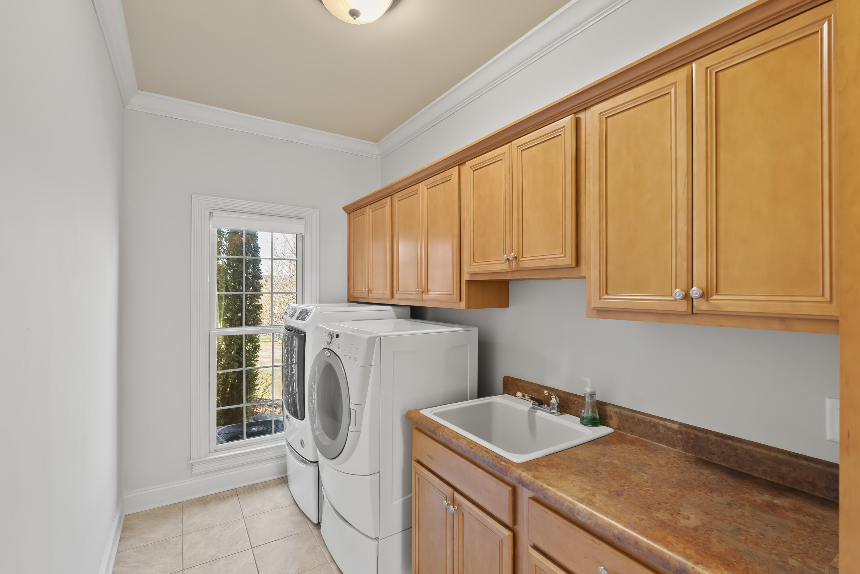 127 King Fisher Way