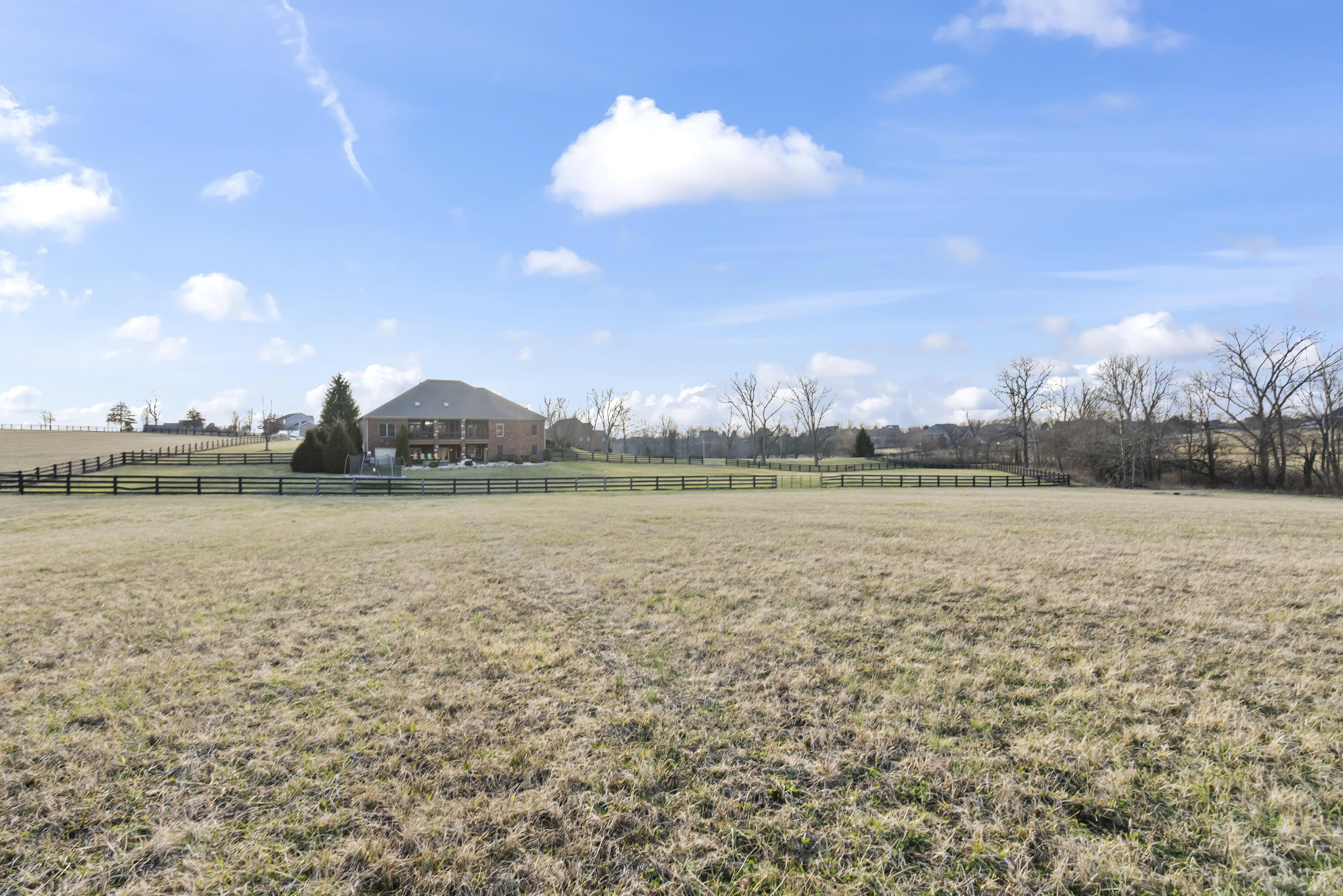 127 King Fisher Way