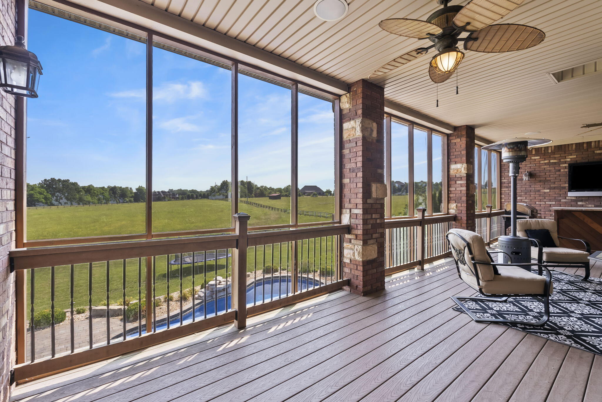 127 King Fisher Way