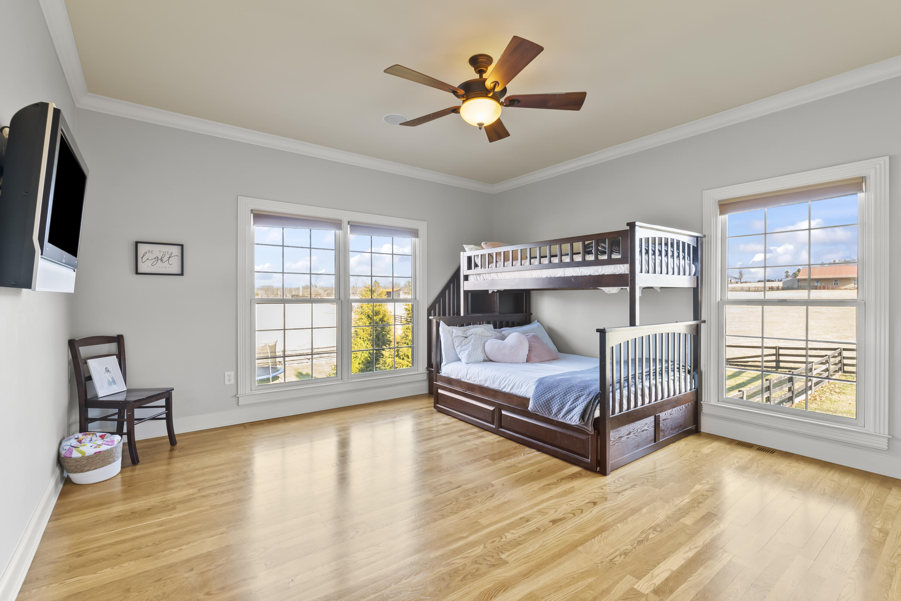 127 King Fisher Way