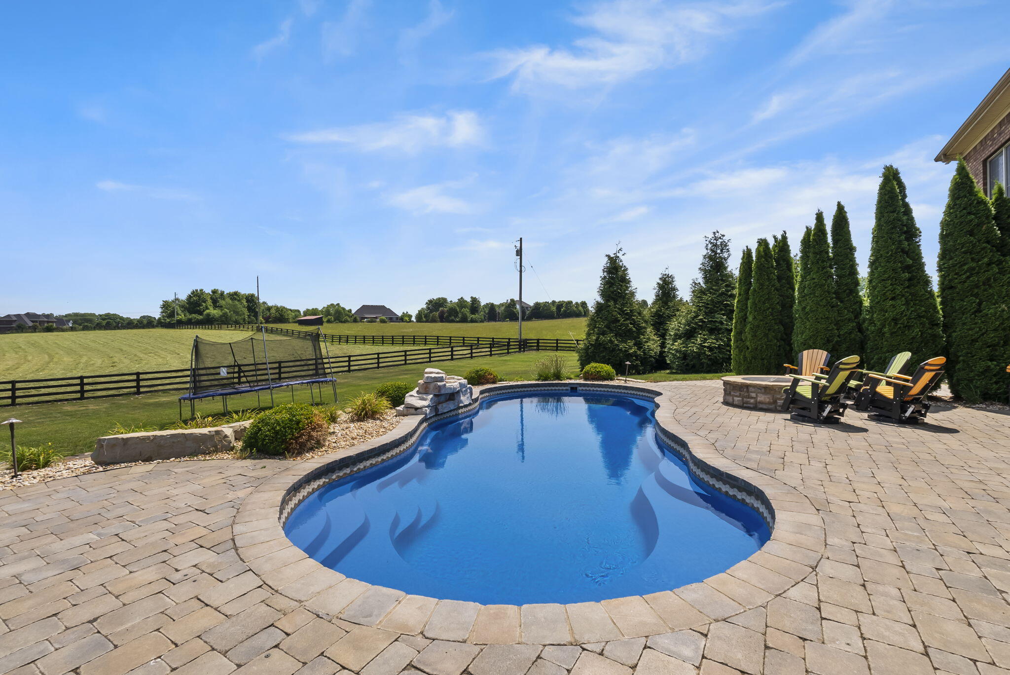 127 King Fisher Way