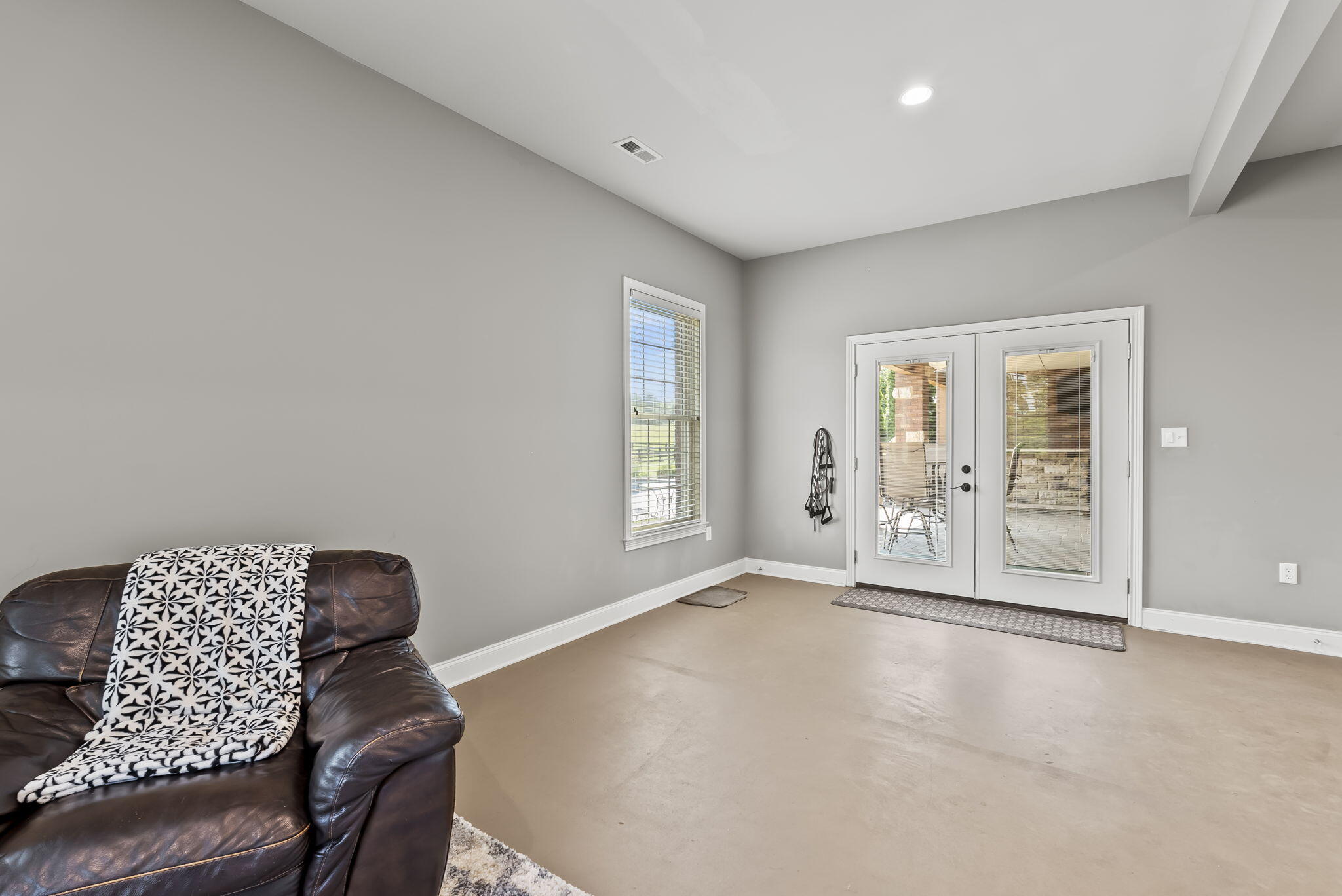 127 King Fisher Way