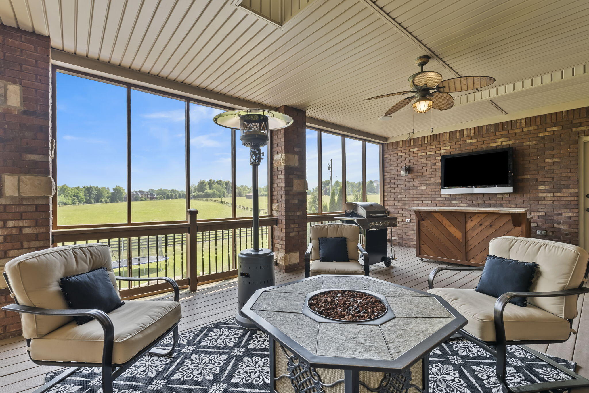 127 King Fisher Way