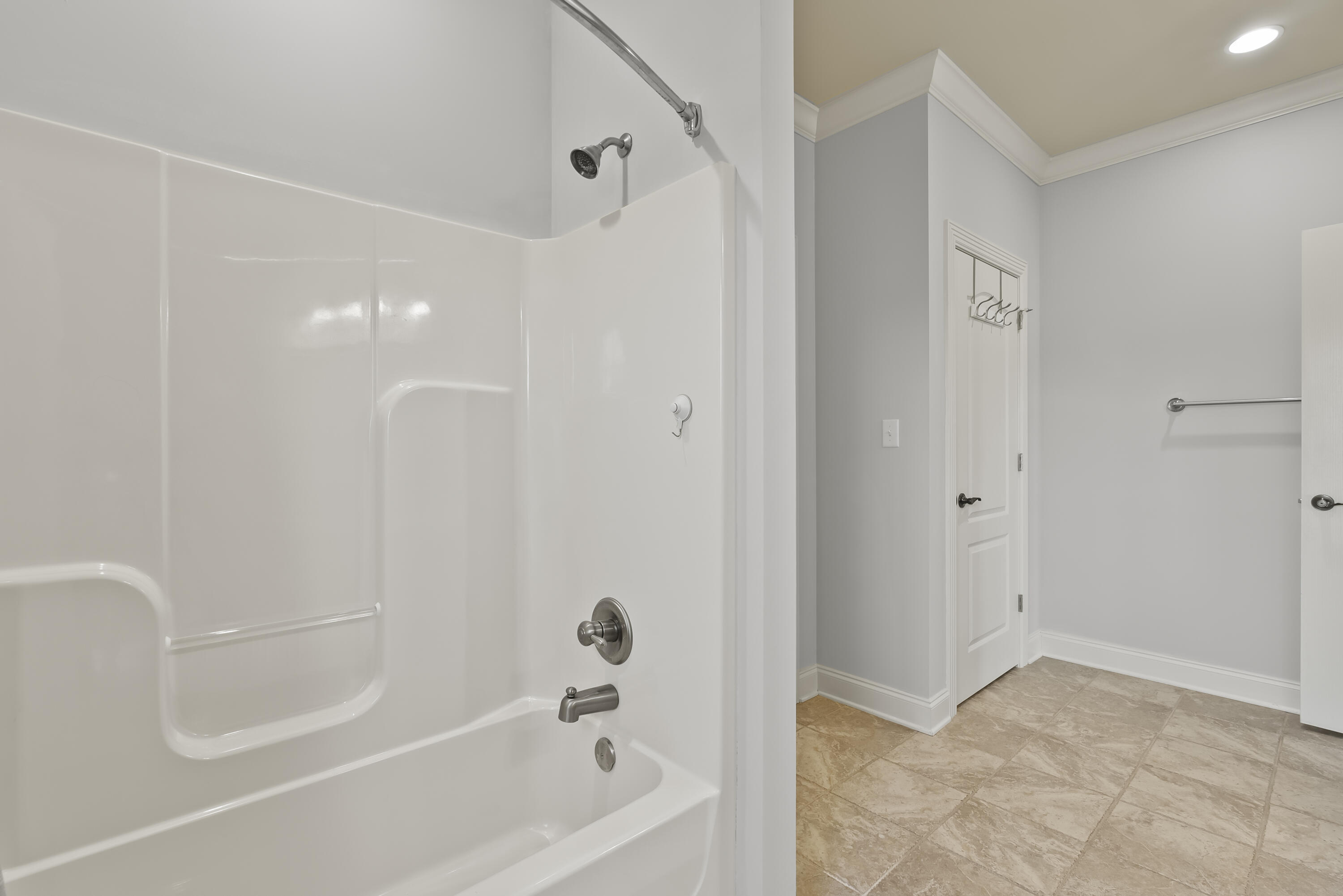 127 King Fisher Way