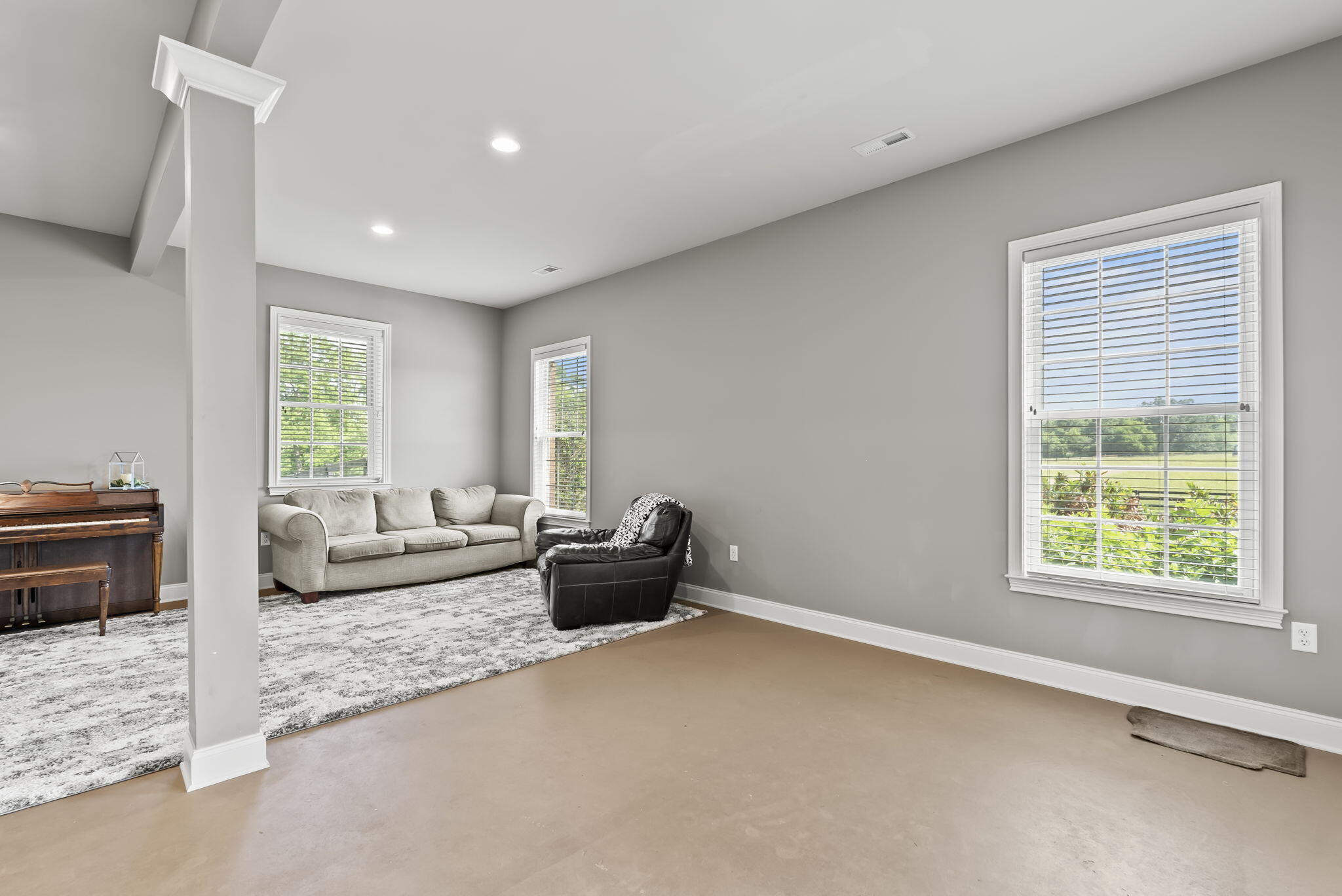 127 King Fisher Way