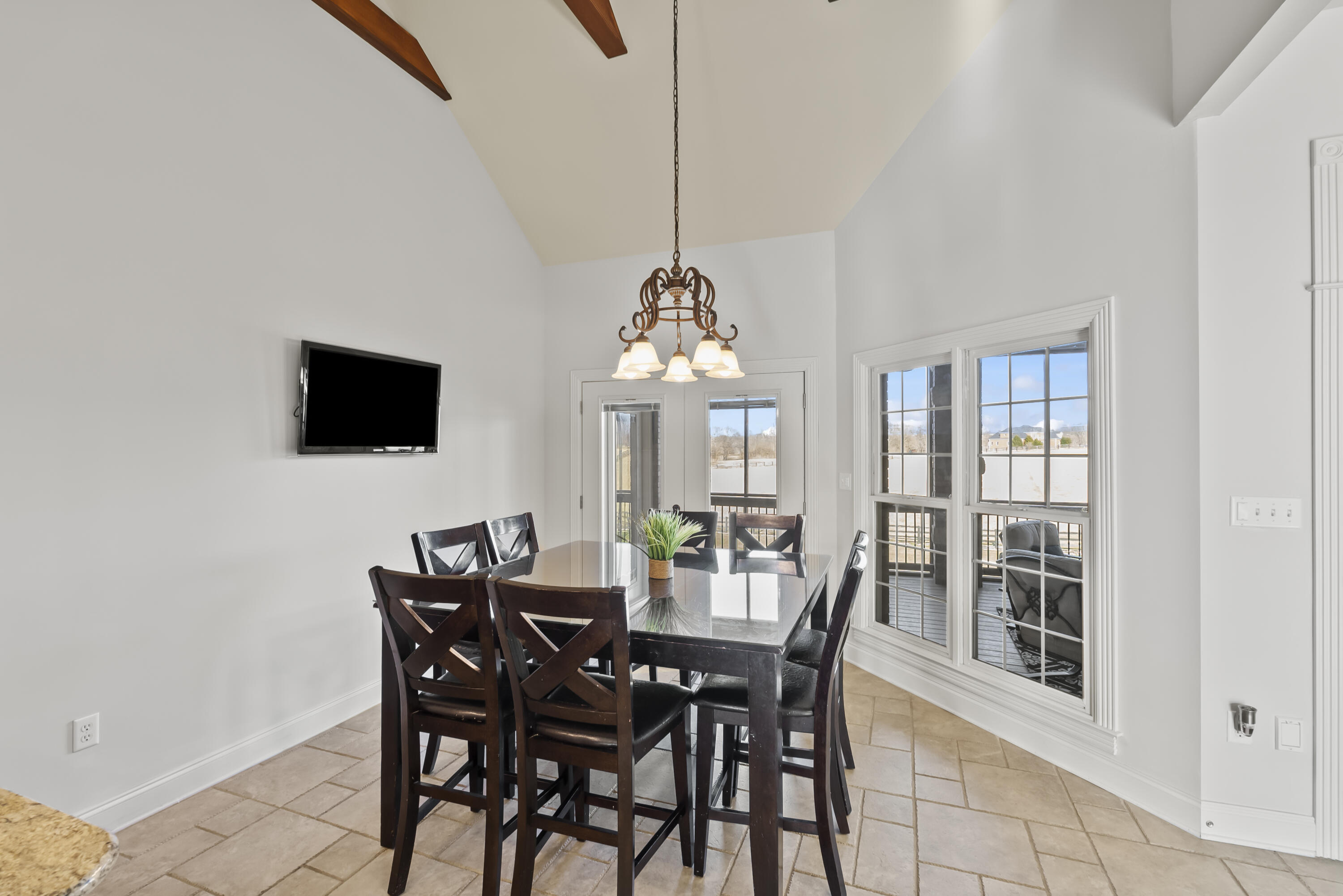 127 King Fisher Way