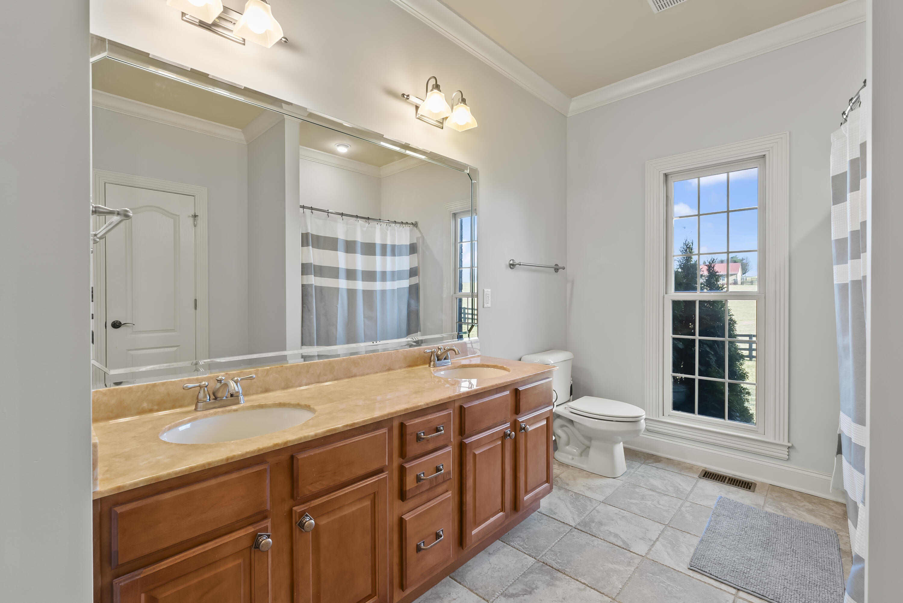 127 King Fisher Way