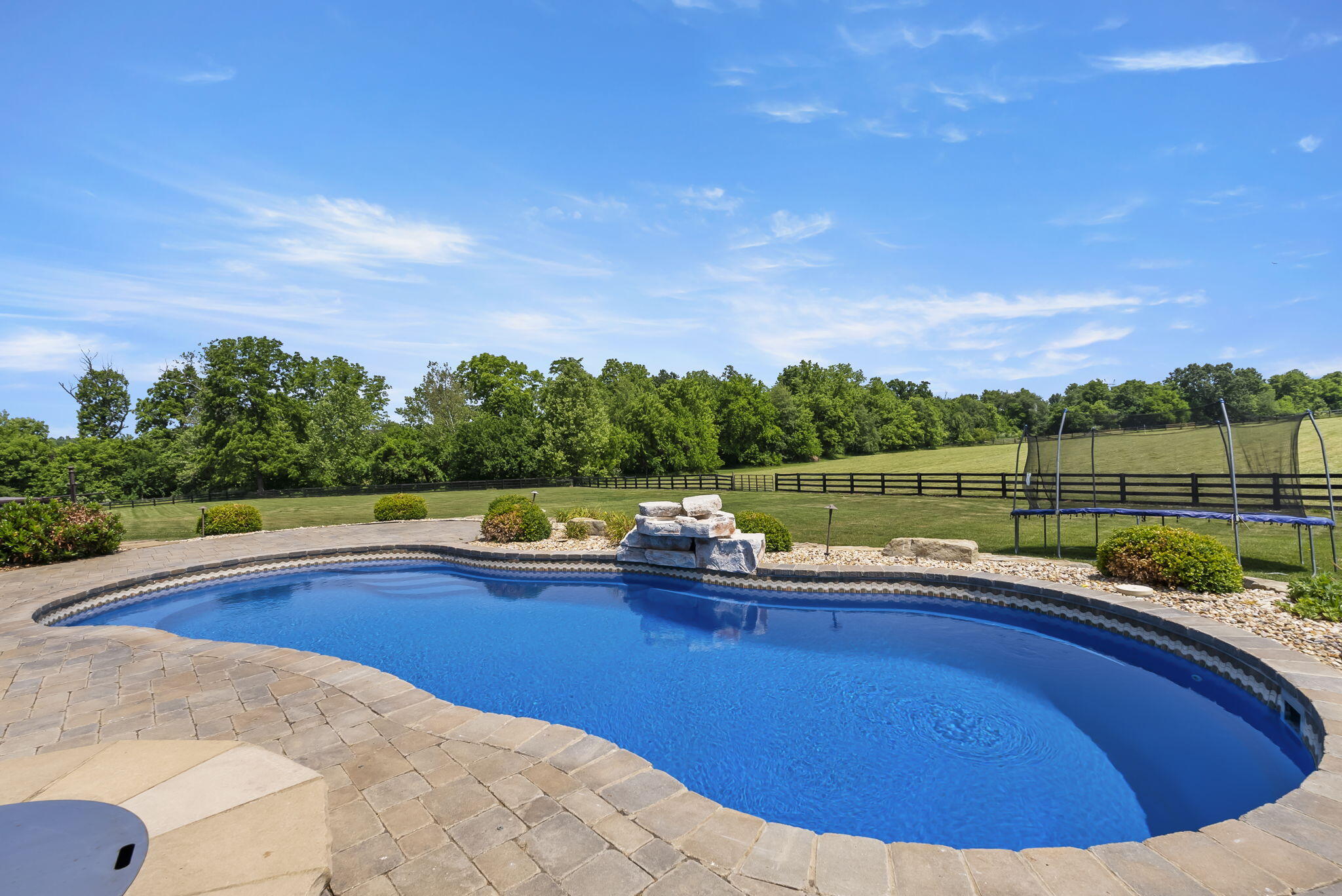 127 King Fisher Way