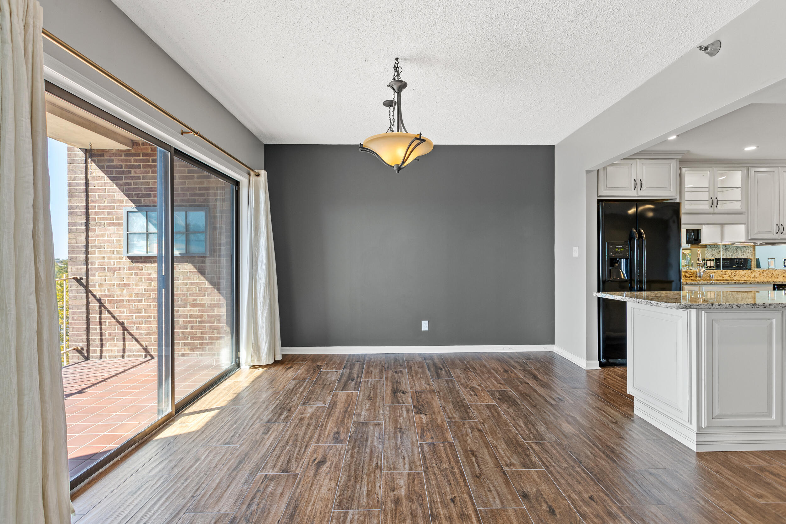 355 South Broadway, 204