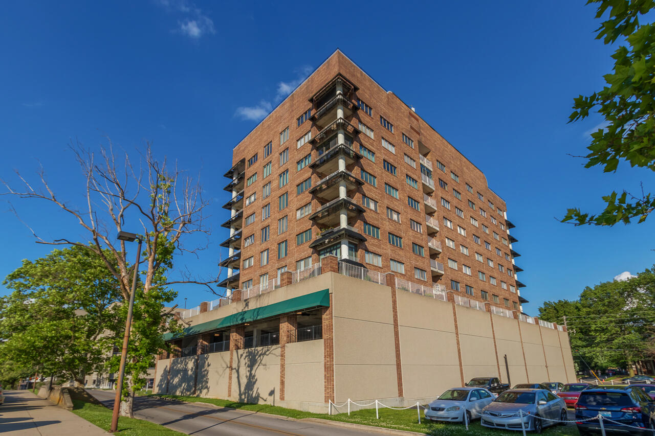 355 South Broadway, 204