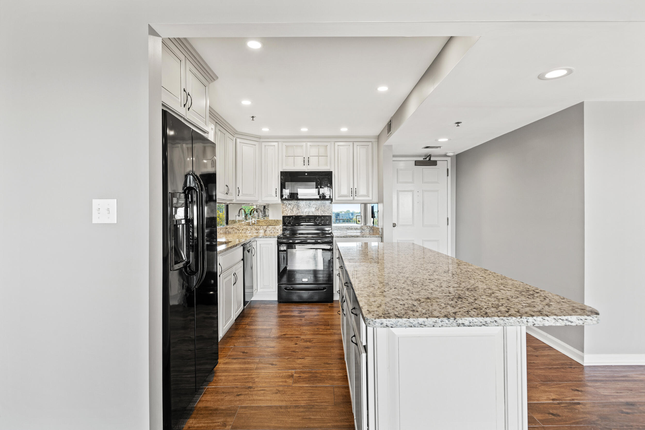 355 South Broadway, 204