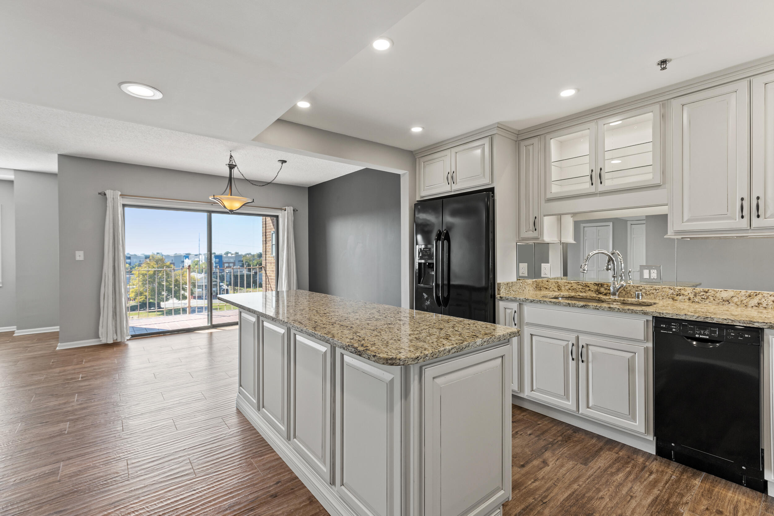 355 South Broadway, 204