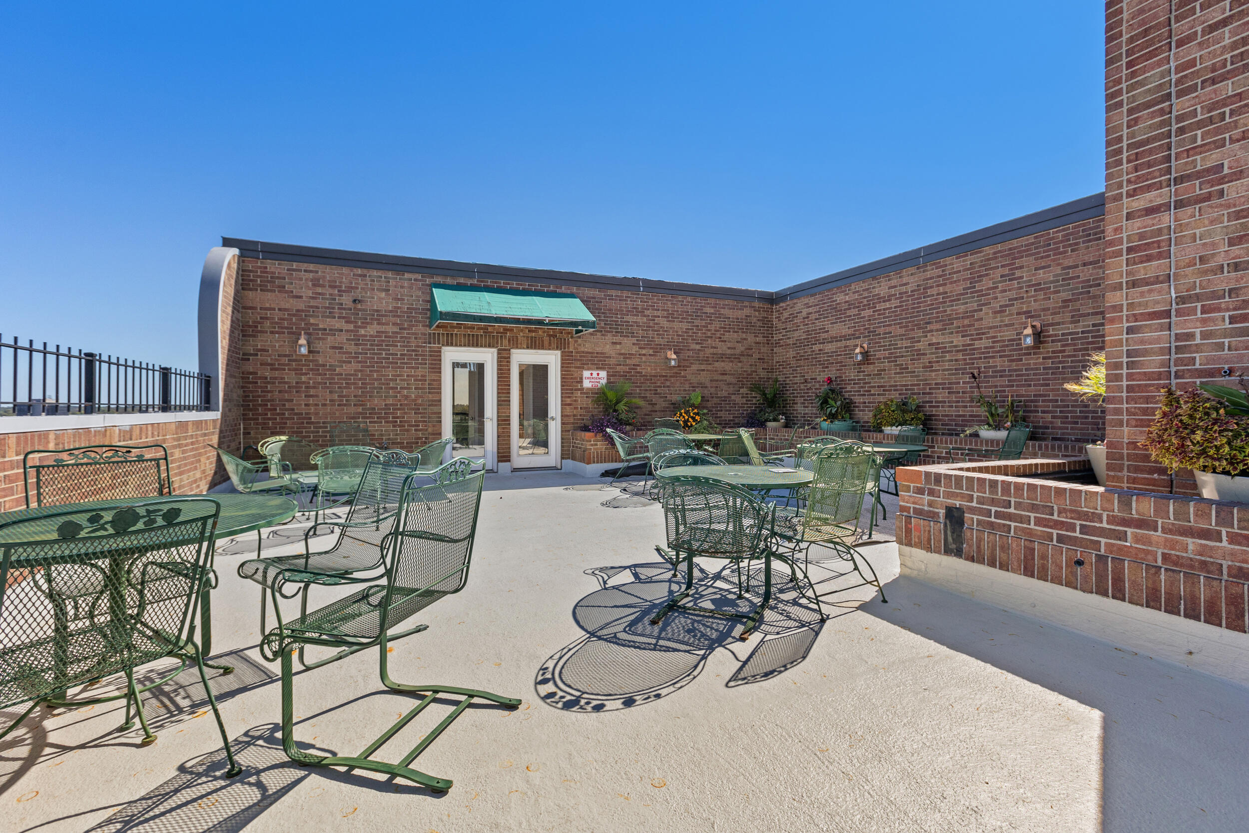 355 South Broadway, 204