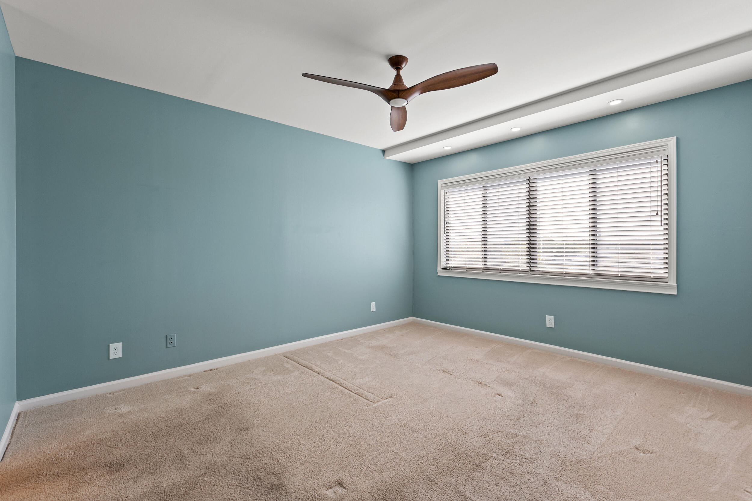 355 South Broadway, 204