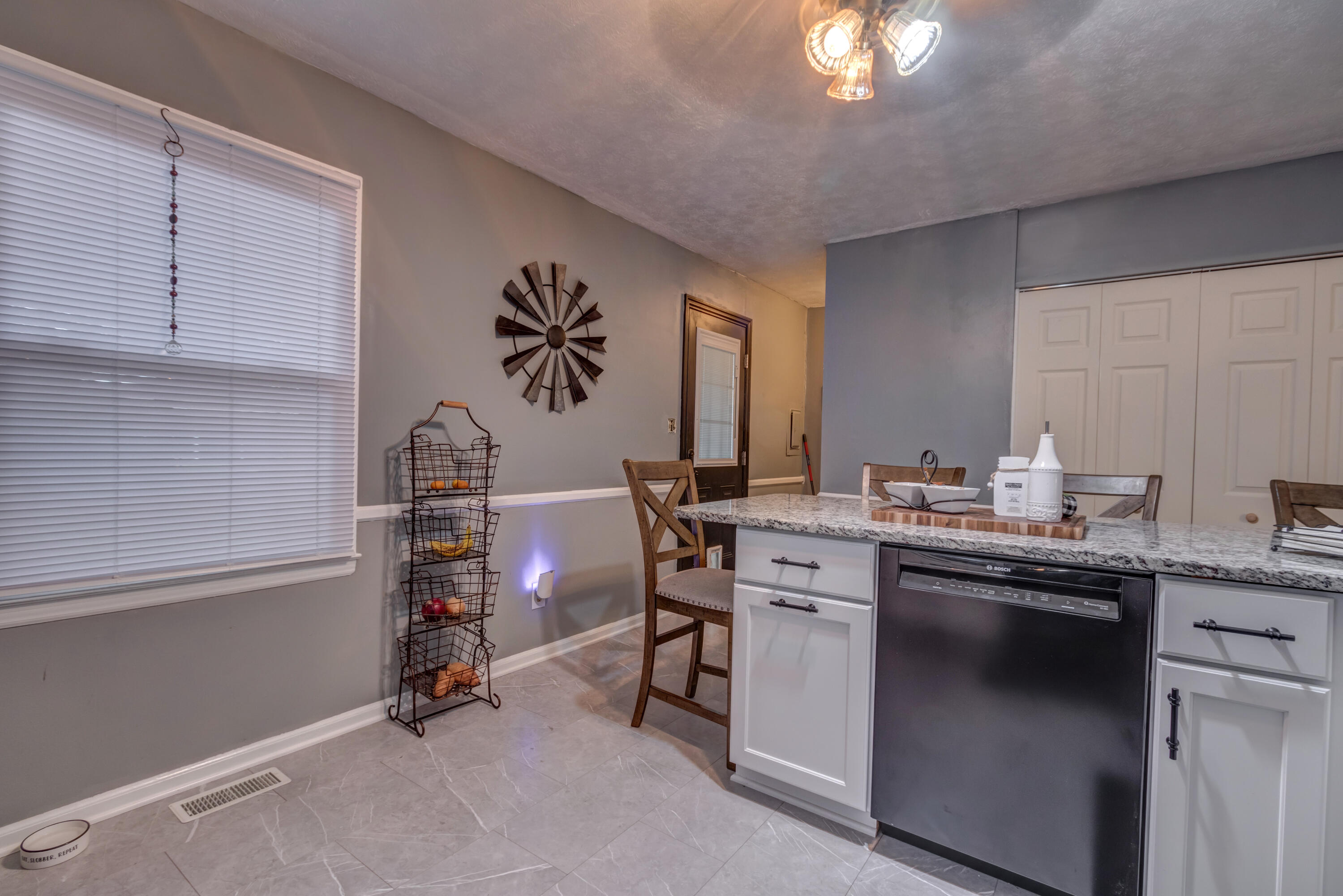 114 Holiday Road