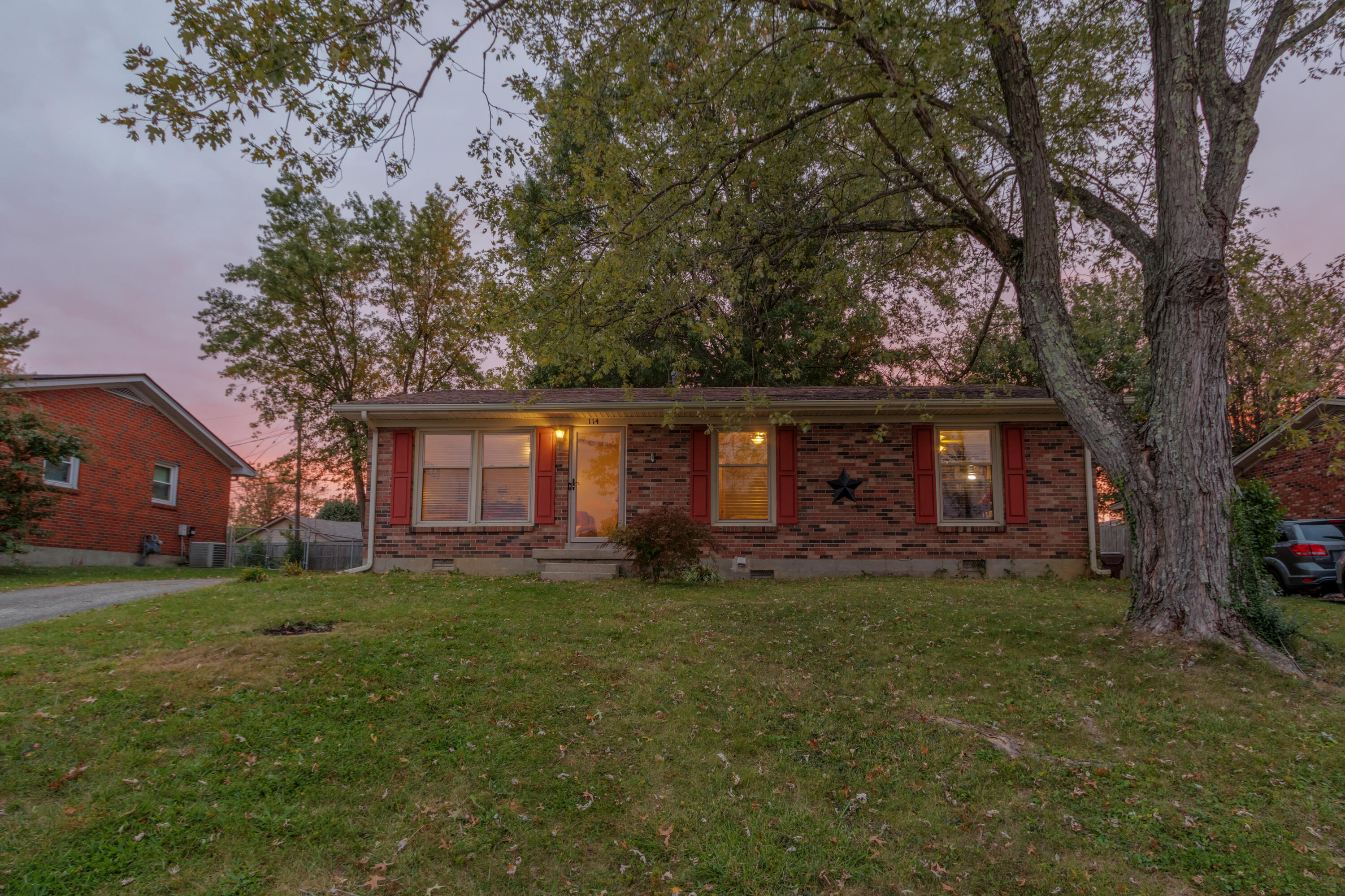 114 Holiday Road