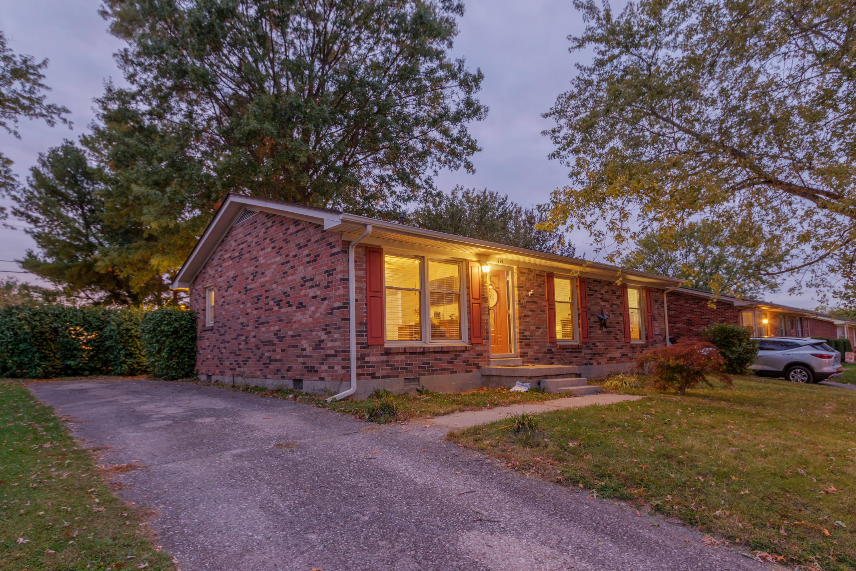 114 Holiday Road