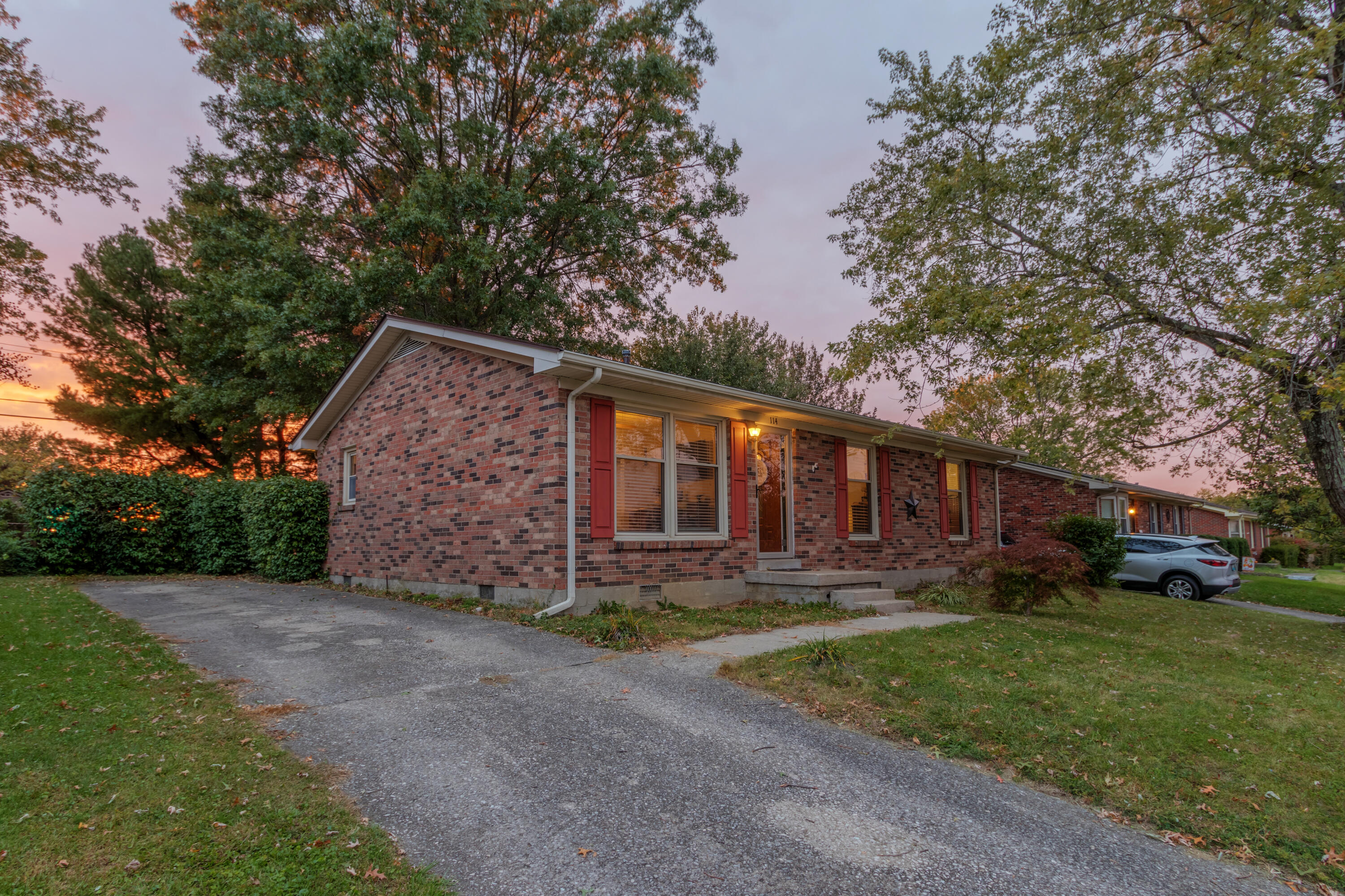 114 Holiday Road