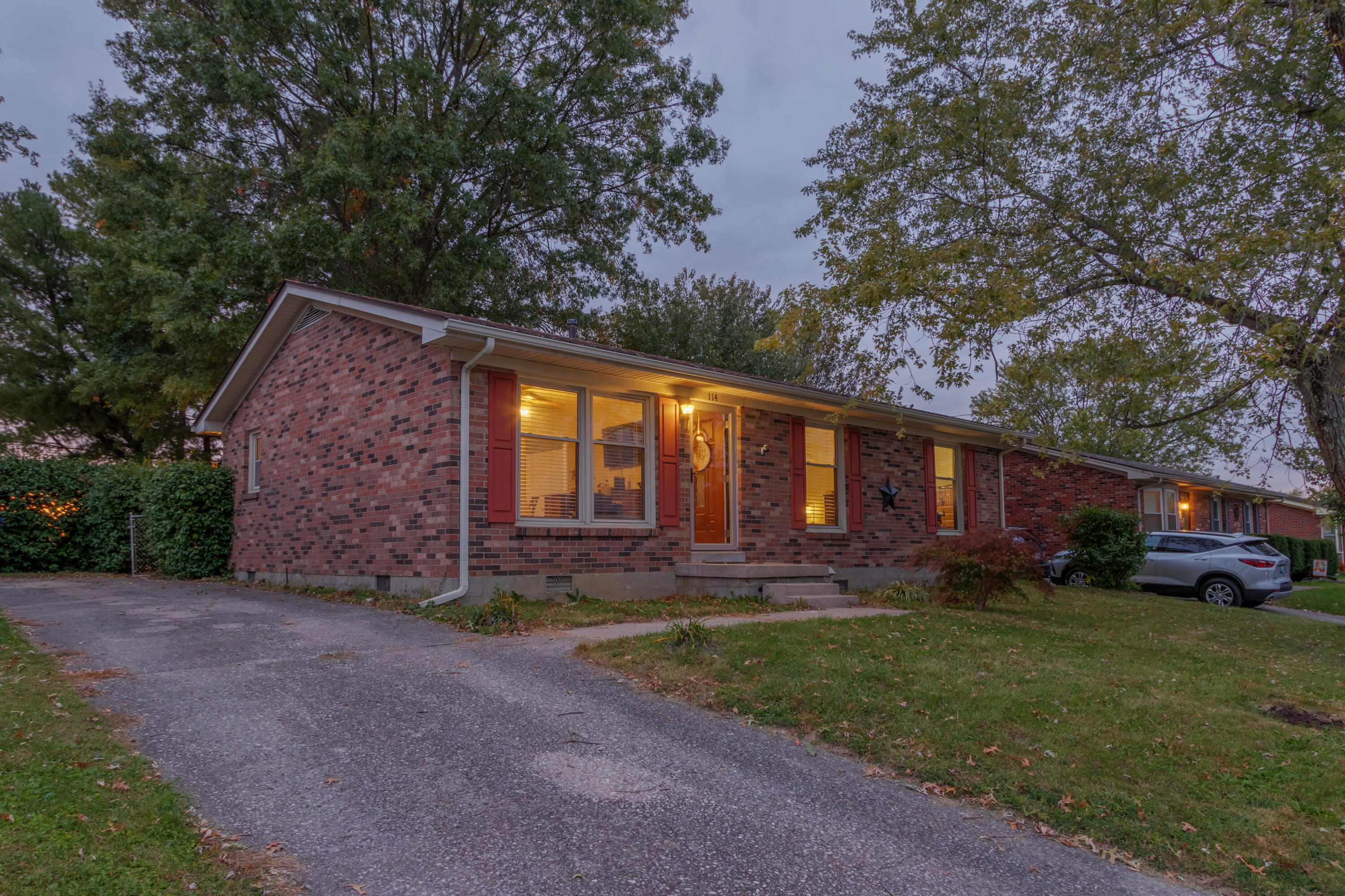 114 Holiday Road
