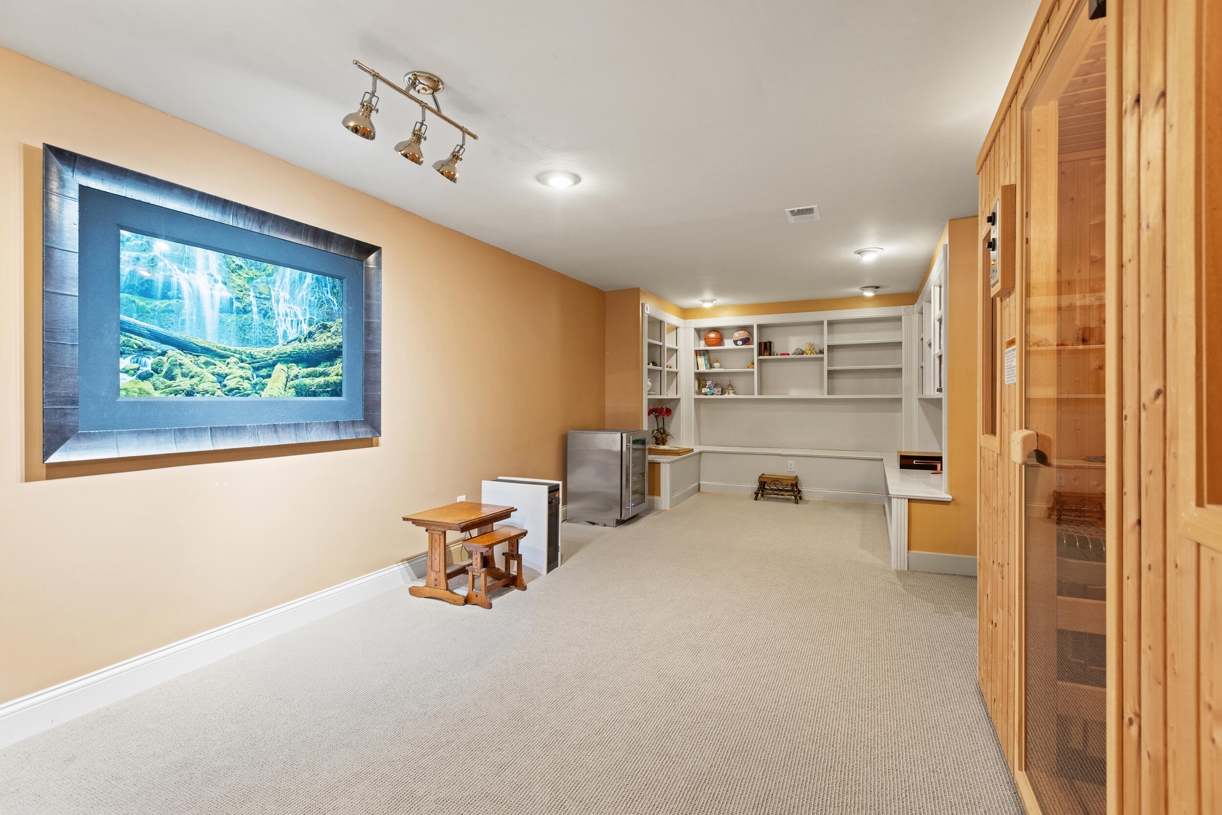 4942 Hartland Parkway