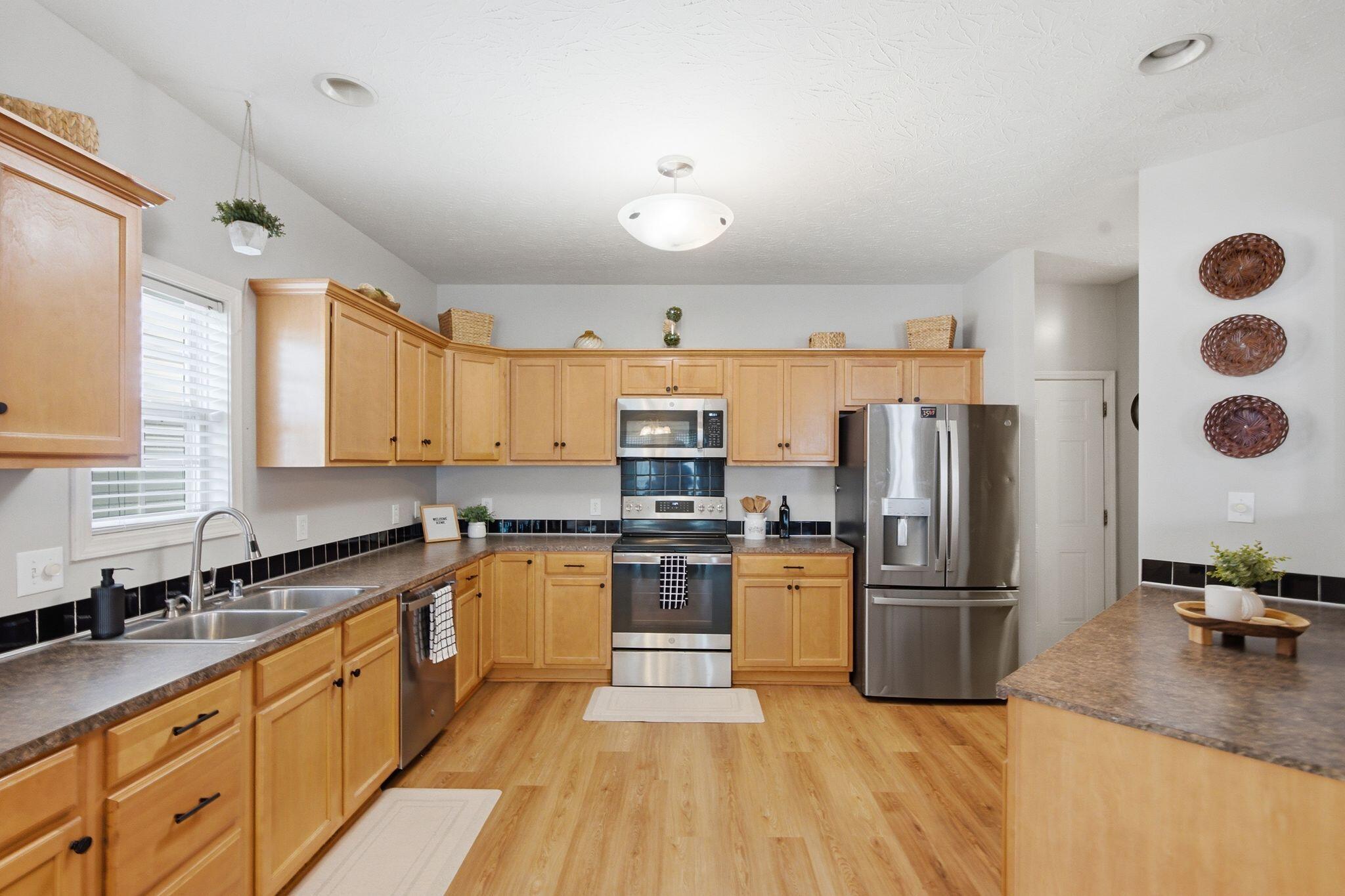 893 Winding Oak Trail